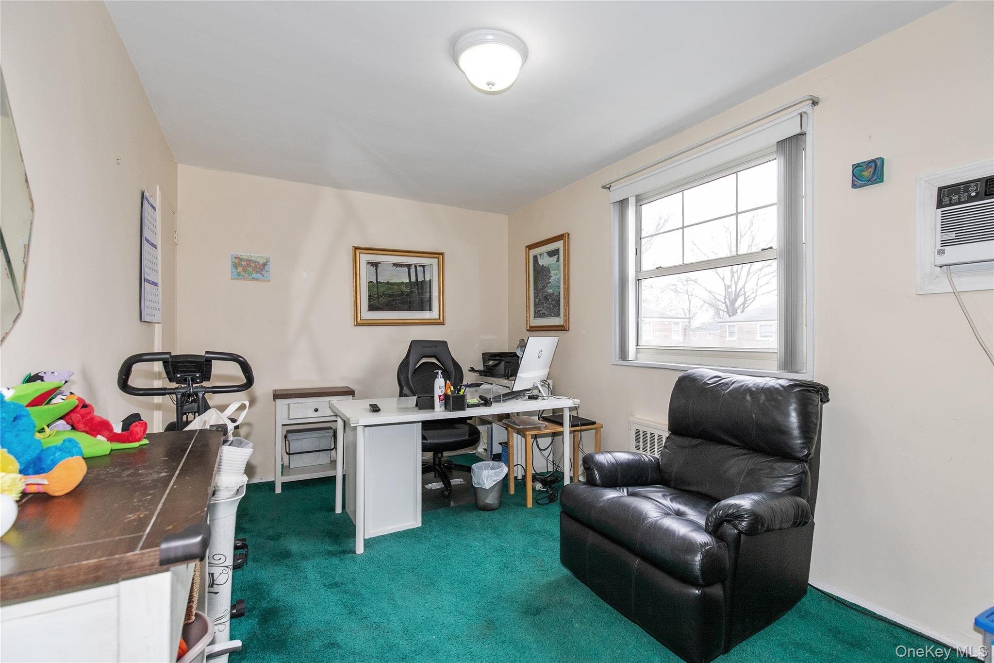 #13 photo, 60-39 251st Street, Little Neck , NY 11362