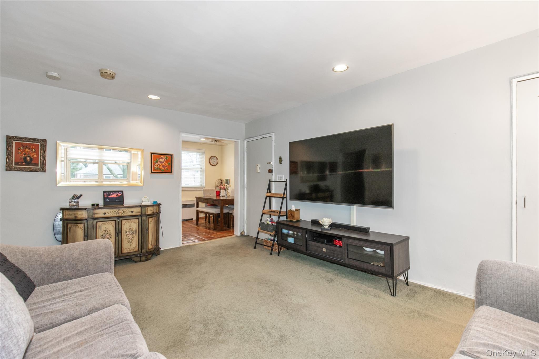 #5 photo, 60-39 251st Street, Little Neck , NY 11362