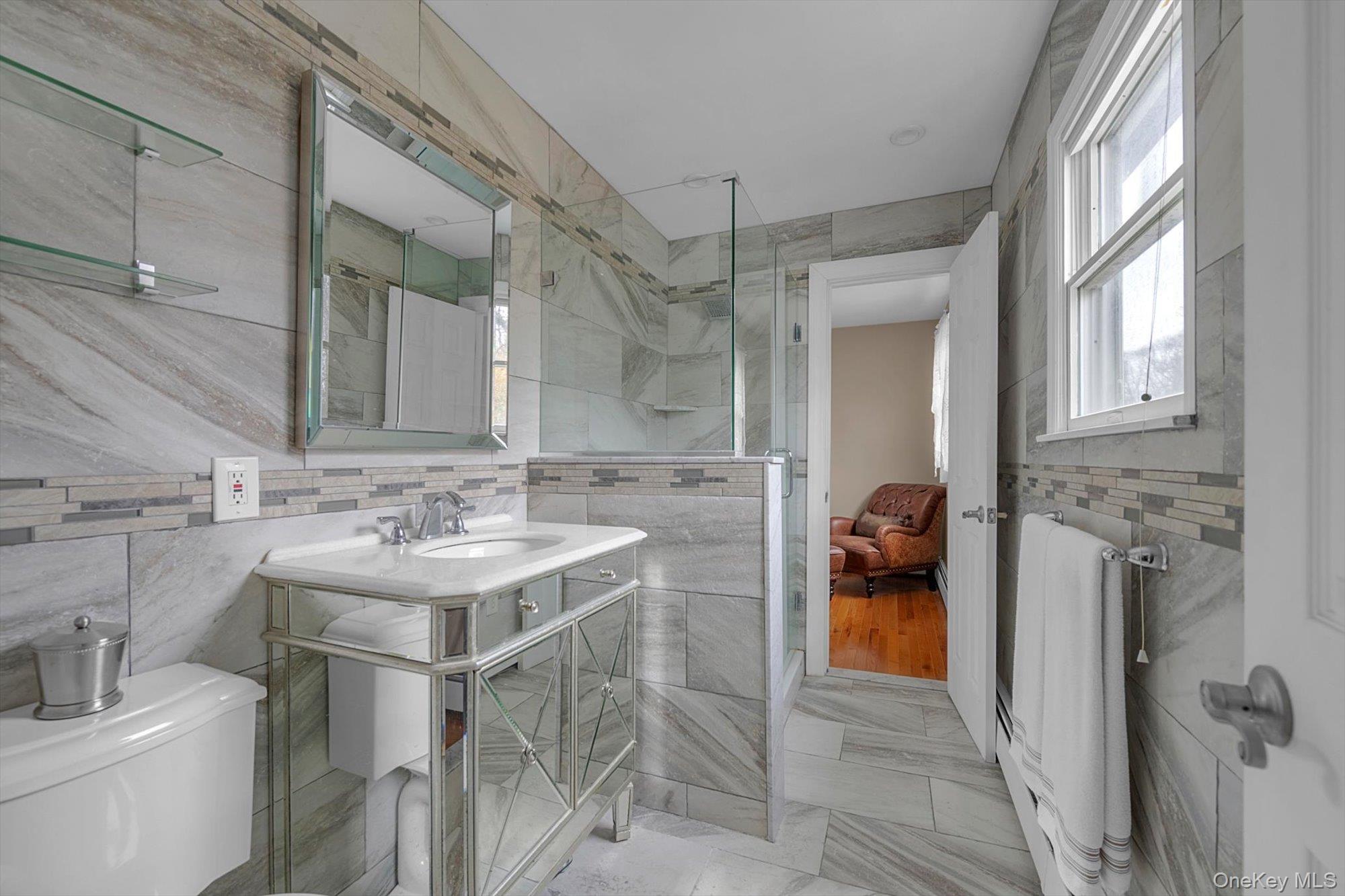 #19 photo, 1393 Lombardy Boulevard, सफ़ोक काउंटी Bay Shore , NY 11706