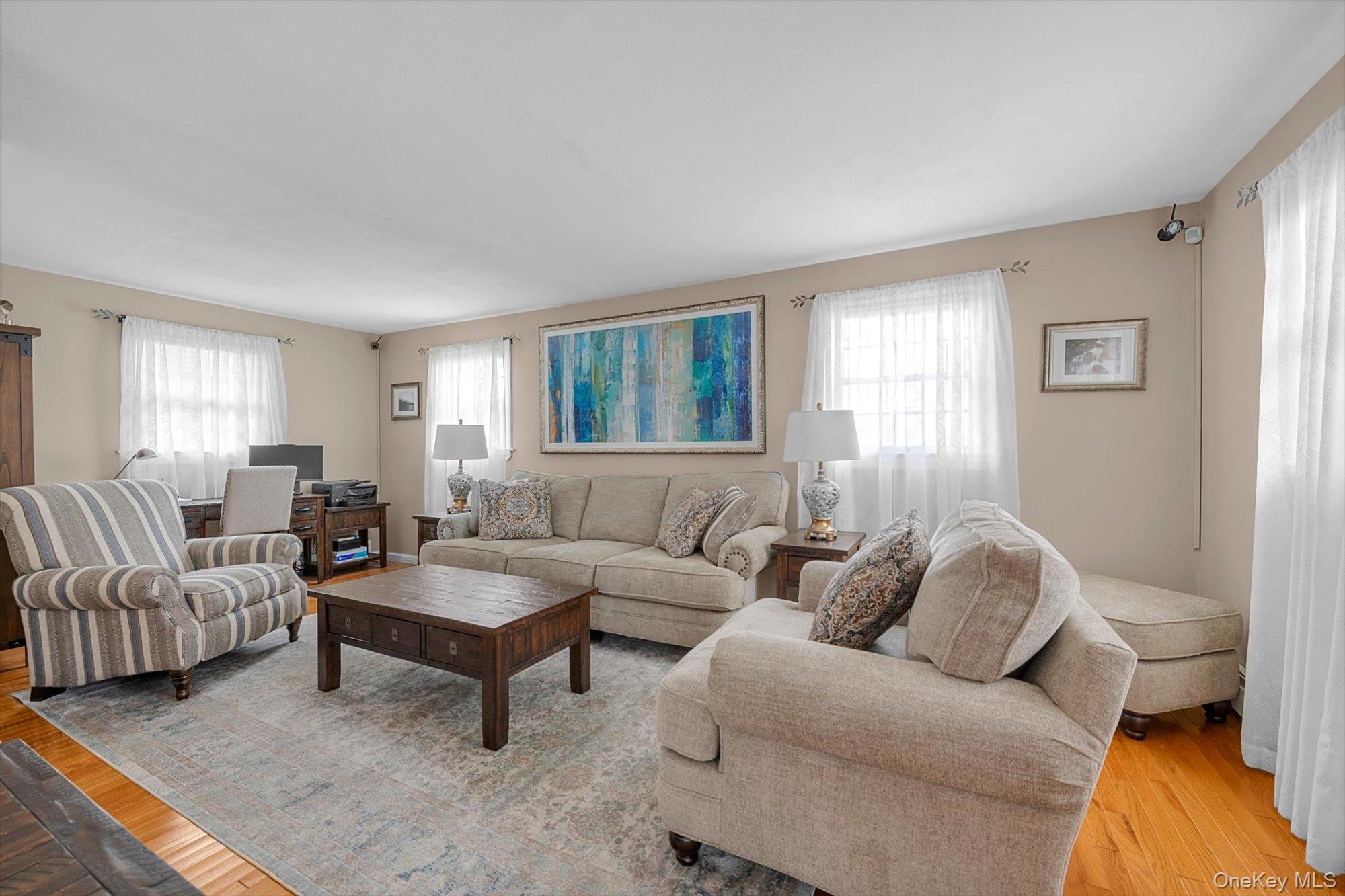 #3 photo, 1393 Lombardy Boulevard, सफ़ोक काउंटी Bay Shore , NY 11706