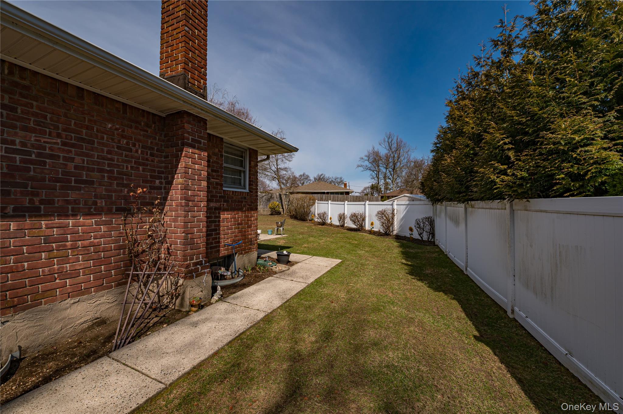 #9 photo, 23 Olga Lane, Commack , NY 11725