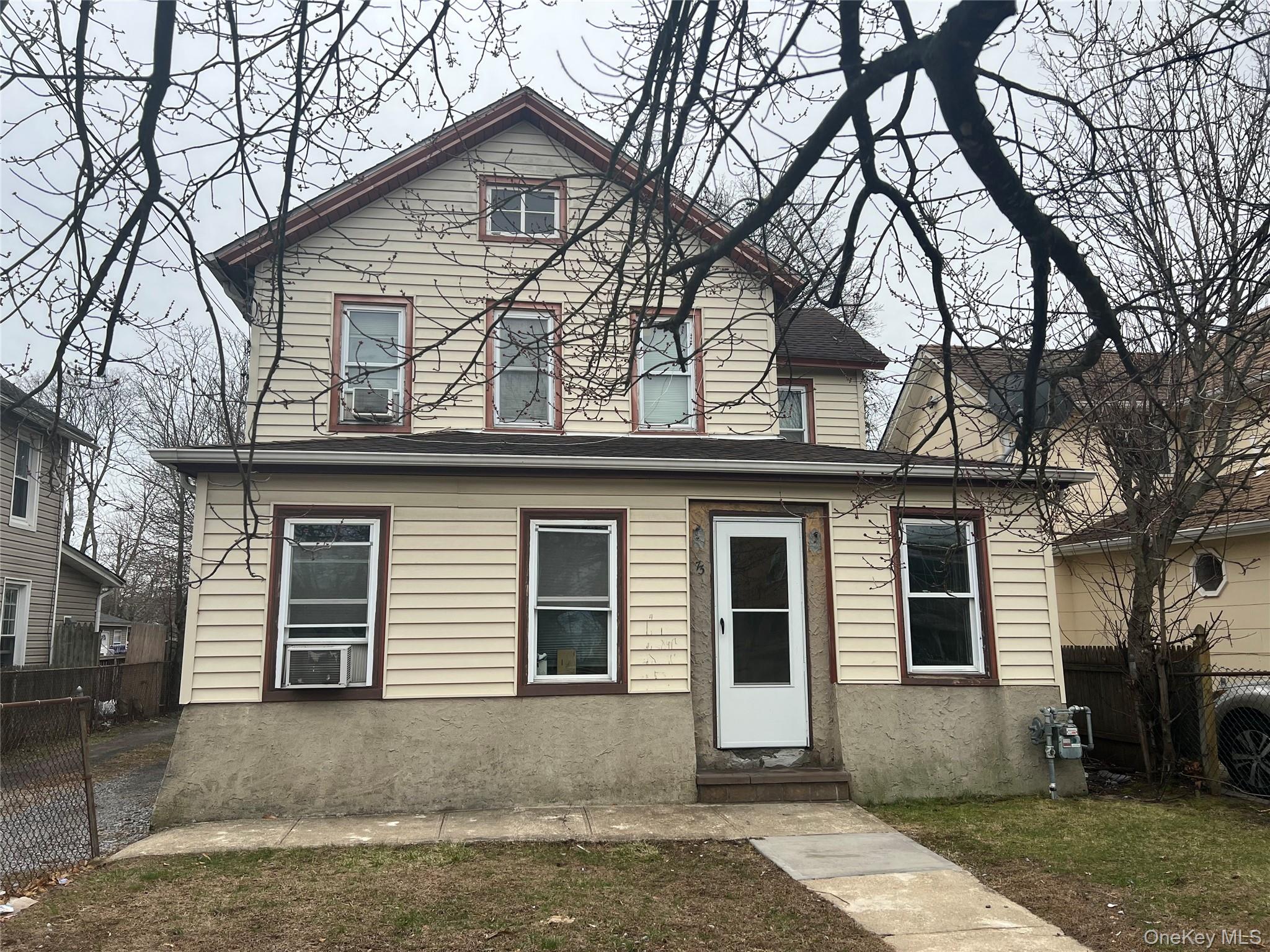 #1 photo, 73 Raynor Street, 長島 Freeport , NY 11520