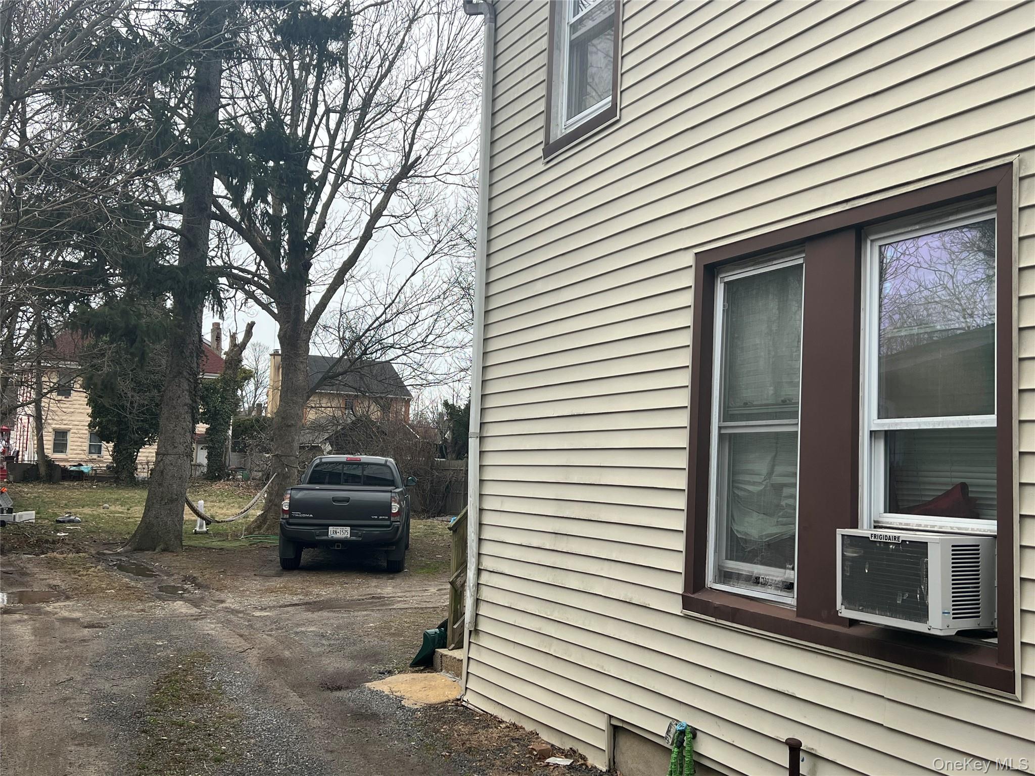 #6 photo, 73 Raynor Street, 長島 Freeport , NY 11520