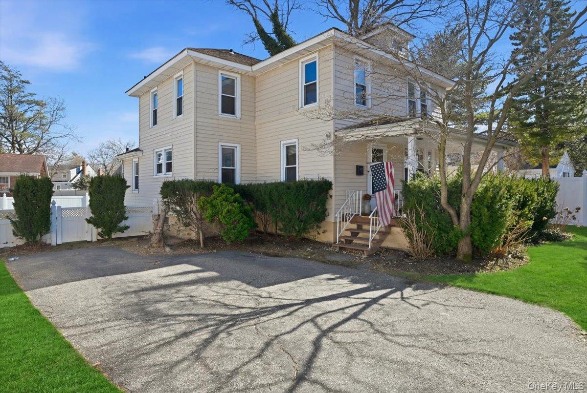 #2 photo, 1165 Meadowbrook Road, 長島 Merrick , NY 11566