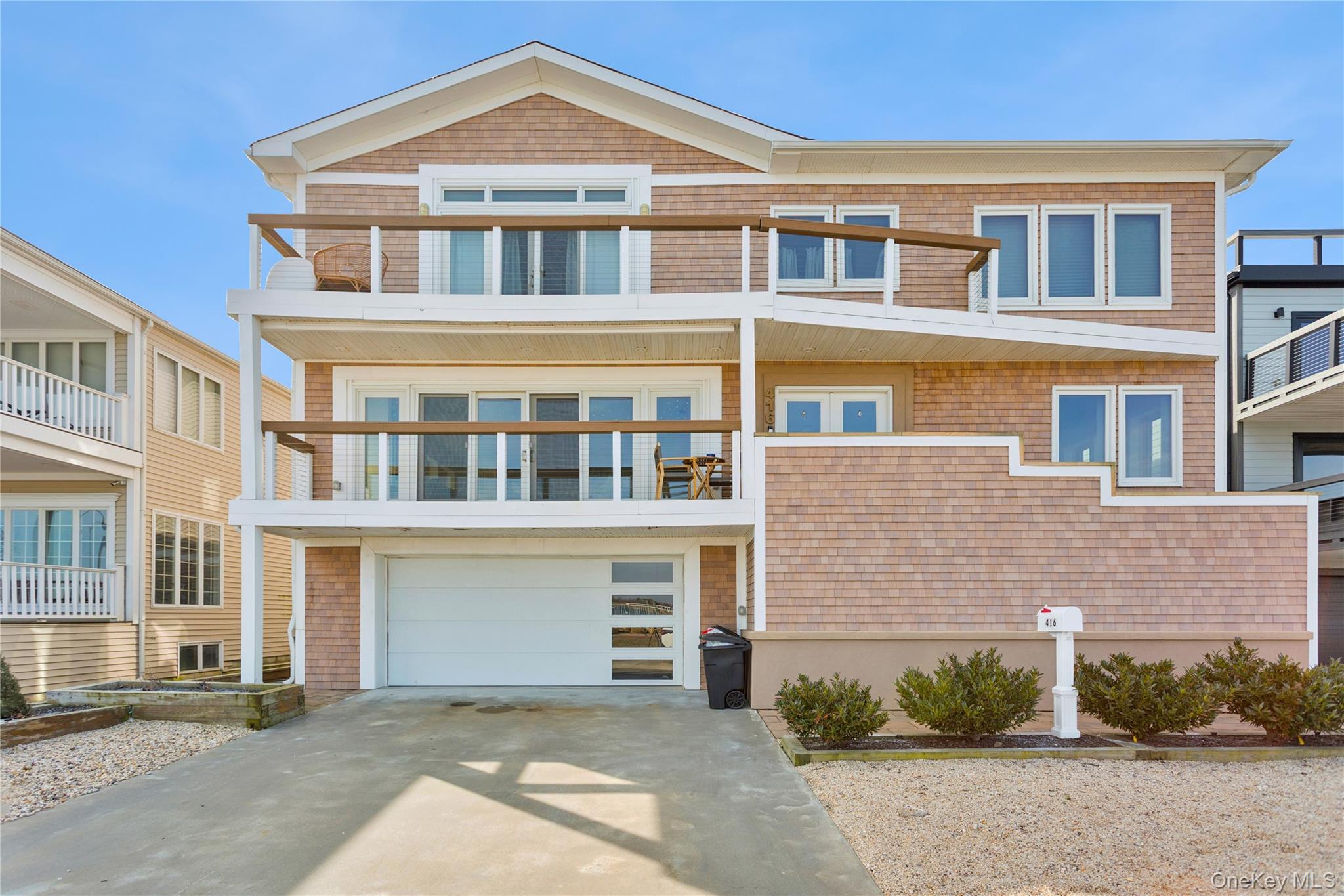 #1 photo, 416 W Bay Drive, নাসাউ কাউন্টি Long Beach , NY 11561