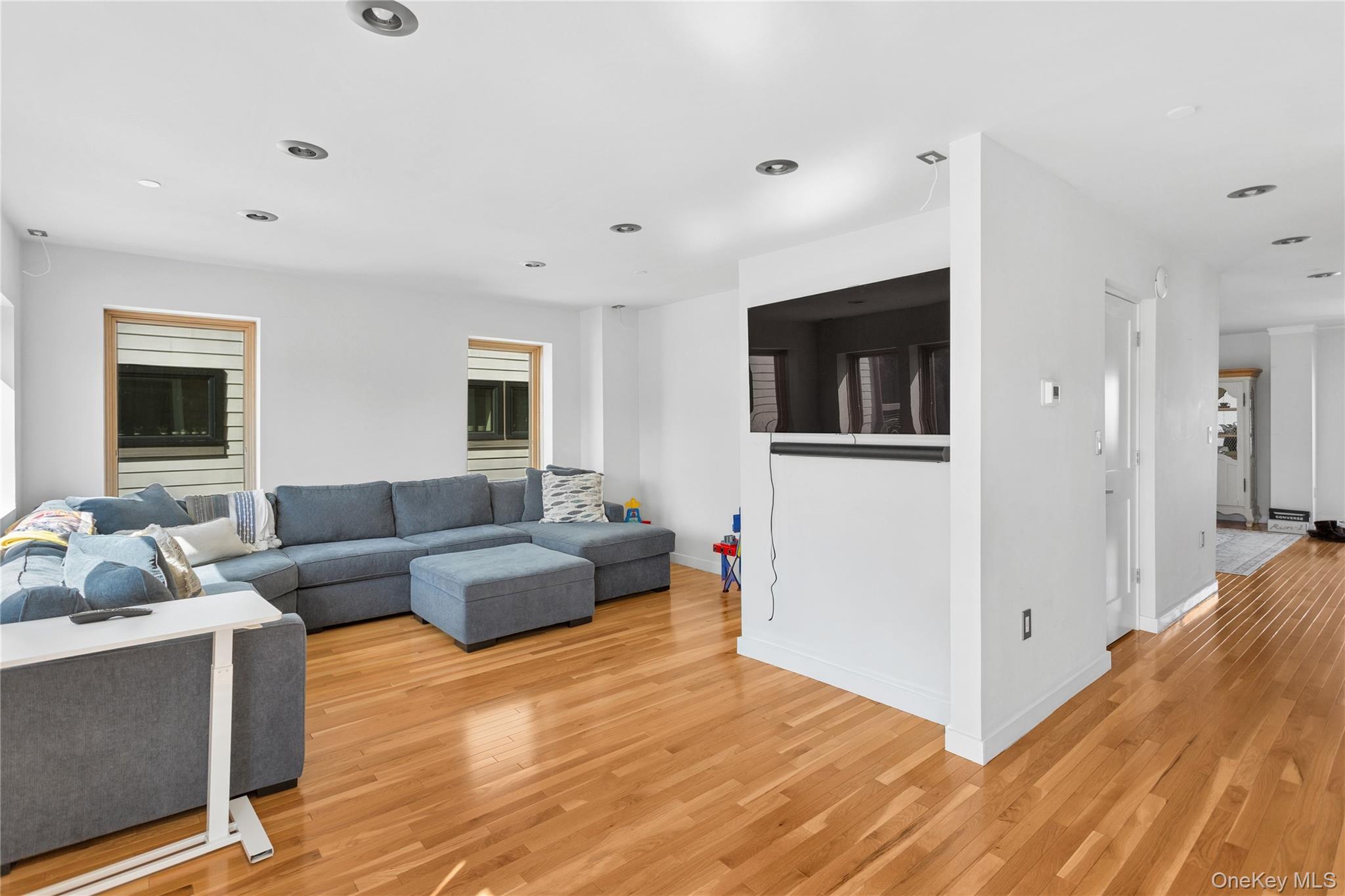 #15 photo, 416 W Bay Drive, নাসাউ কাউন্টি Long Beach , NY 11561