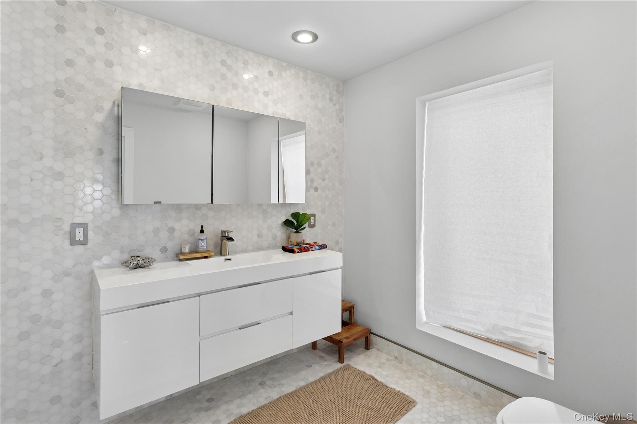 #20 photo, 416 W Bay Drive, নাসাউ কাউন্টি Long Beach , NY 11561