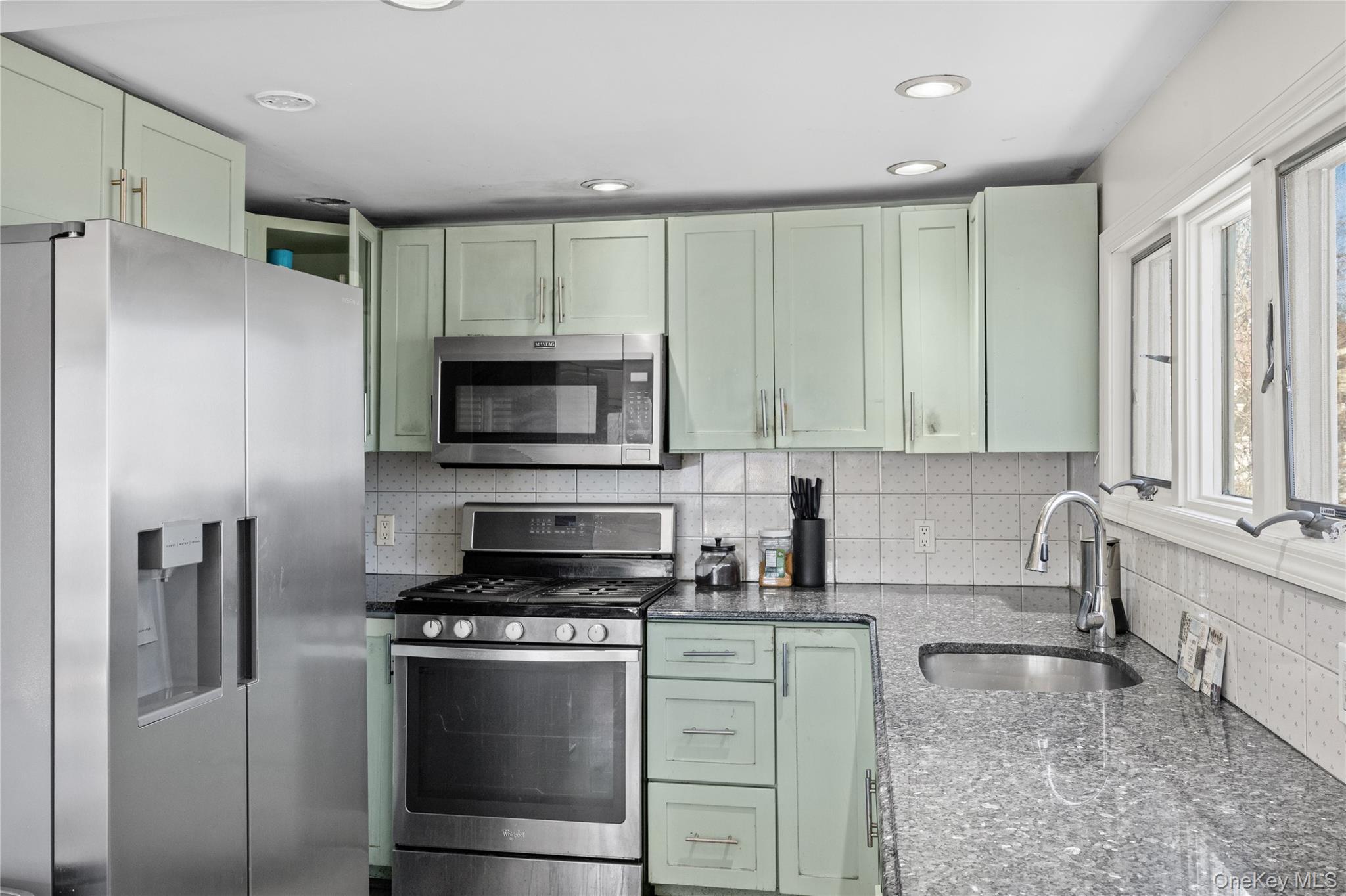 #10 photo, 255 26th Street, সাফোক কাউন্টি Copiague , NY 11726