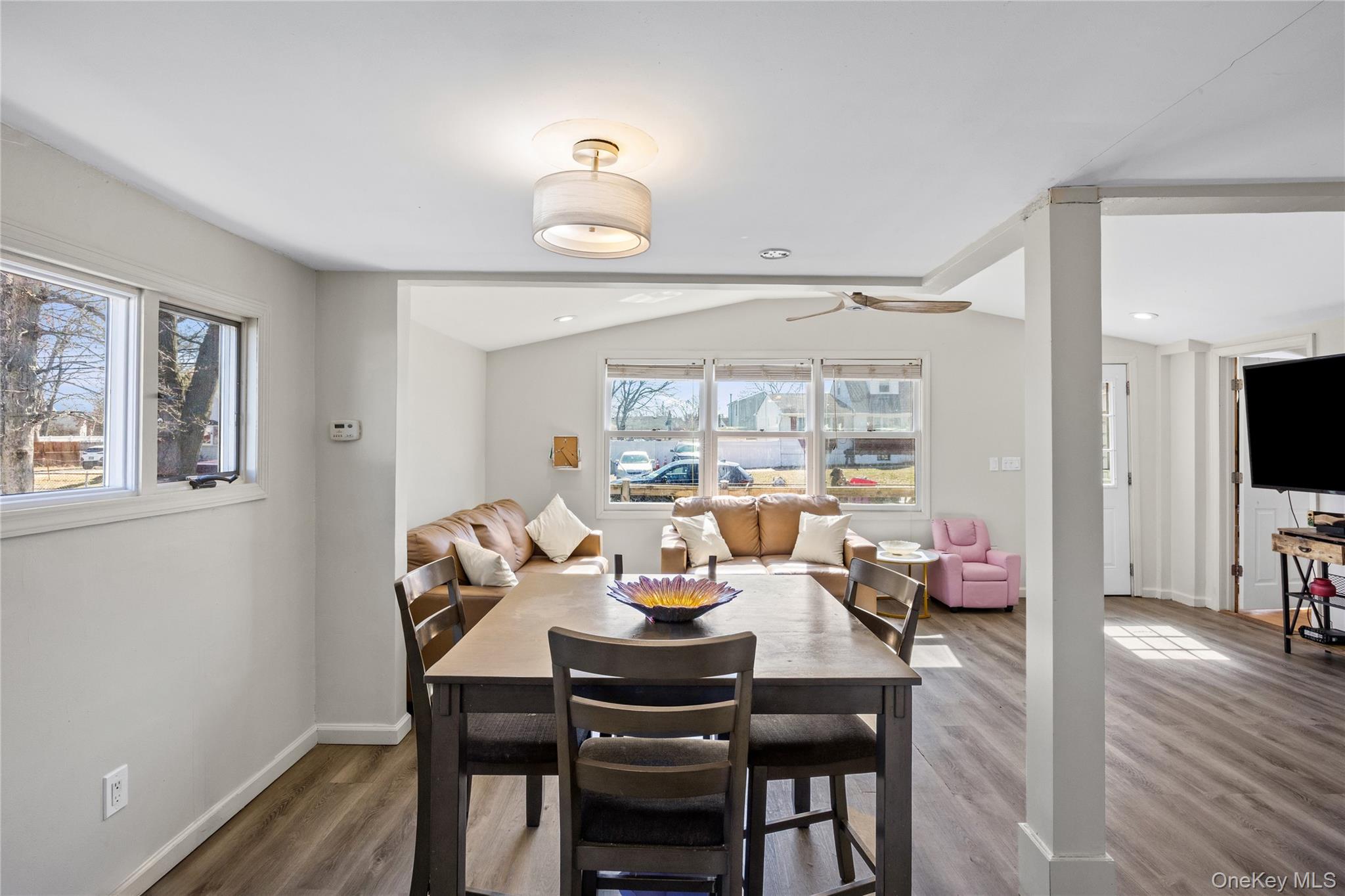 #7 photo, 255 26th Street, সাফোক কাউন্টি Copiague , NY 11726