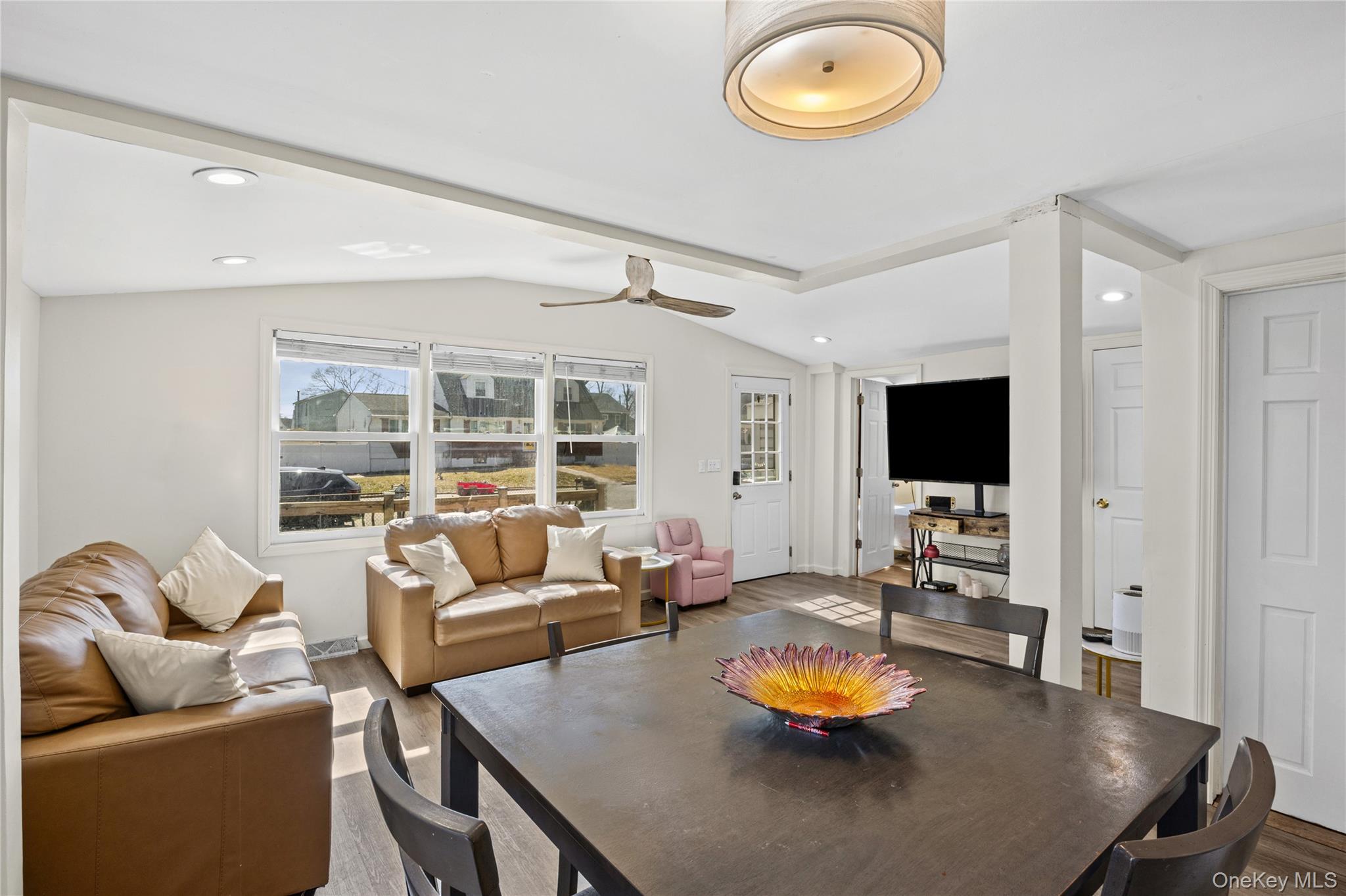 #8 photo, 255 26th Street, সাফোক কাউন্টি Copiague , NY 11726