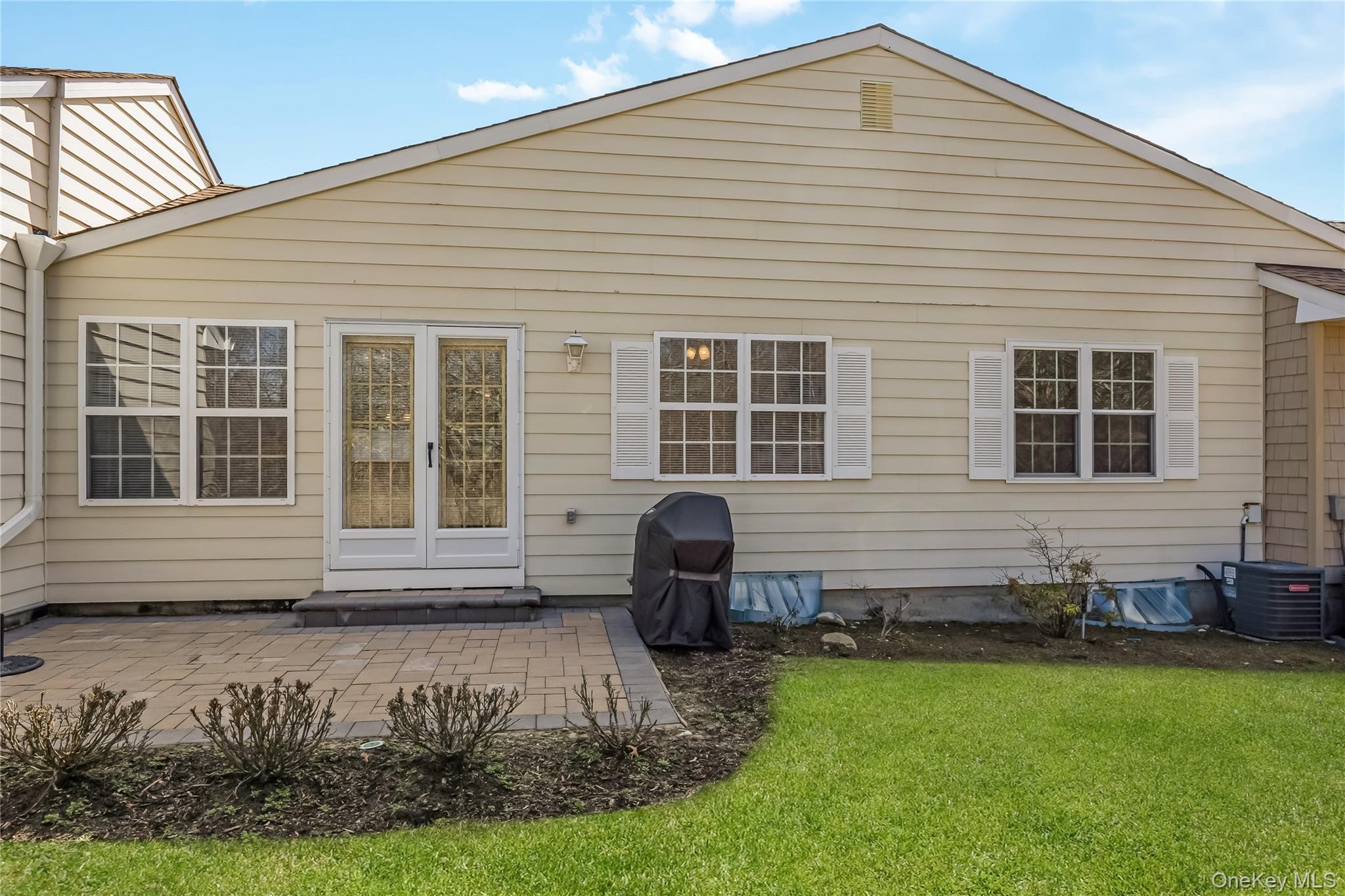 #16 photo, 45 Theodore Drive, 東長島 Coram , NY 11727