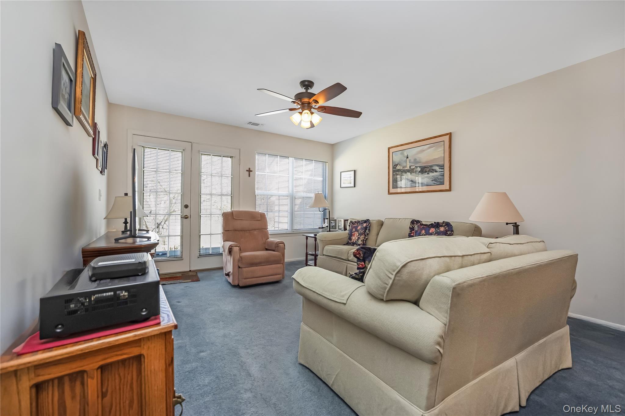 #5 photo, 45 Theodore Drive, 東長島 Coram , NY 11727