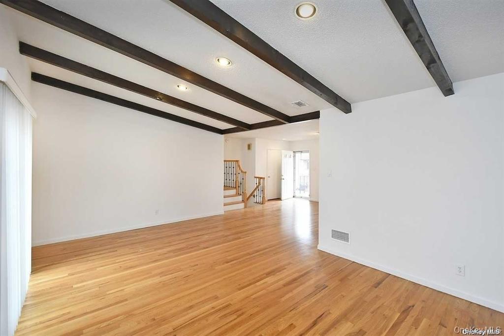 #7 photo, 6 Patricia Street, নাসাউ কাউন্টি Plainview , NY 11803