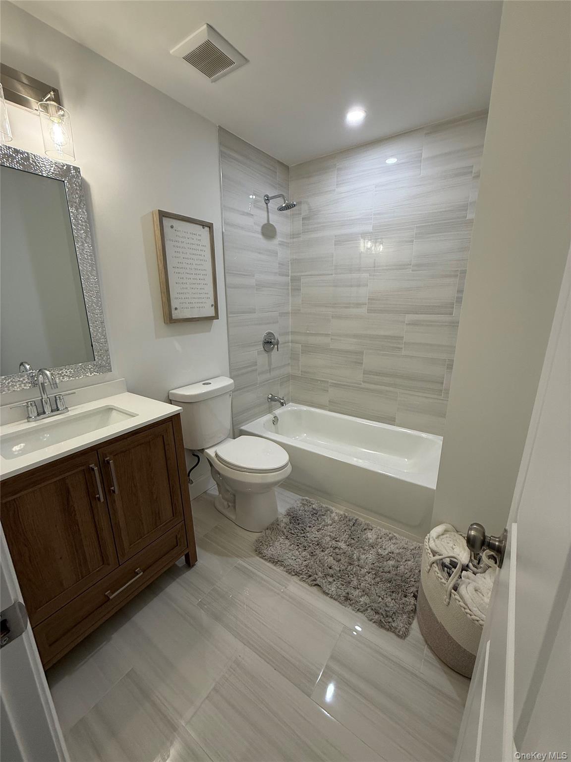 #11 photo, 661 College Road, Farmingville , NY 11738