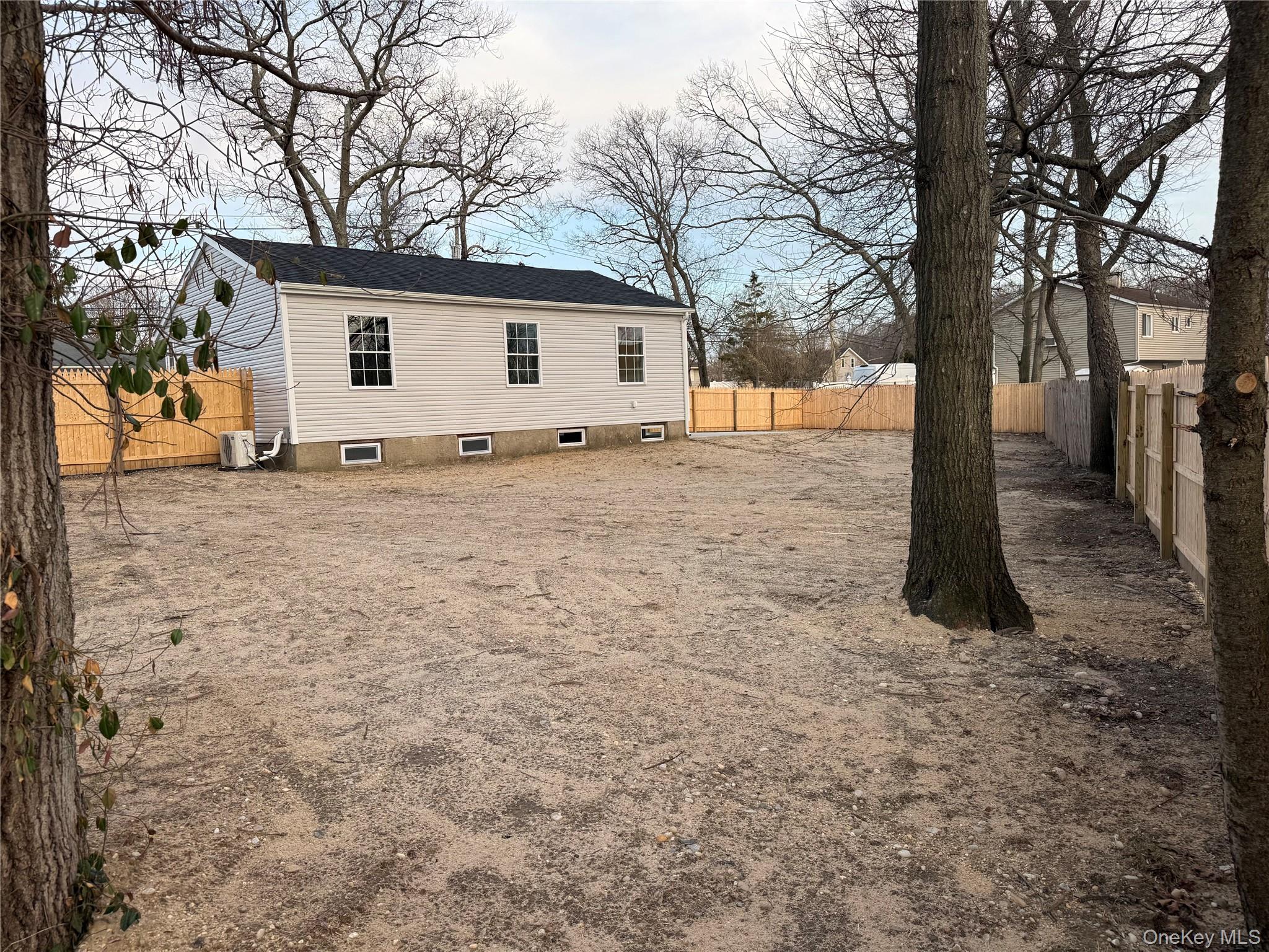 #16 photo, 661 College Road, Farmingville , NY 11738