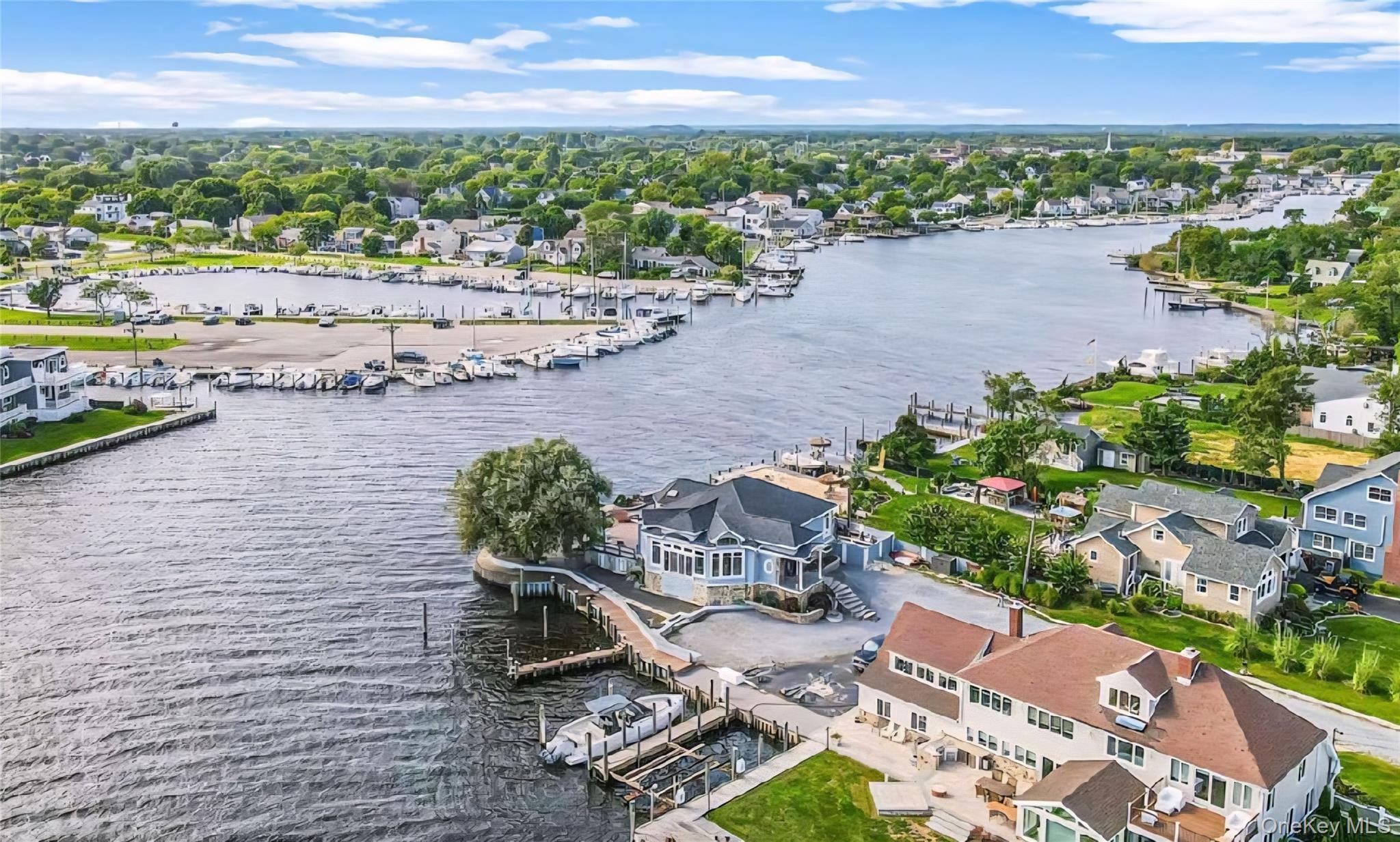 #13 photo, 238 W Islip Road, সাফোক কাউন্টি West Islip , NY 11795