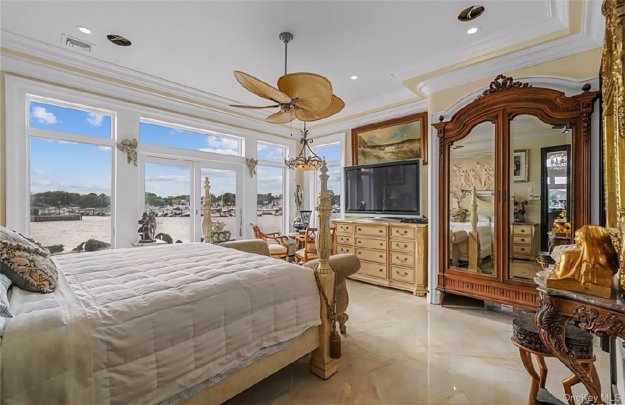 #8 photo, 238 W Islip Road, সাফোক কাউন্টি West Islip , NY 11795