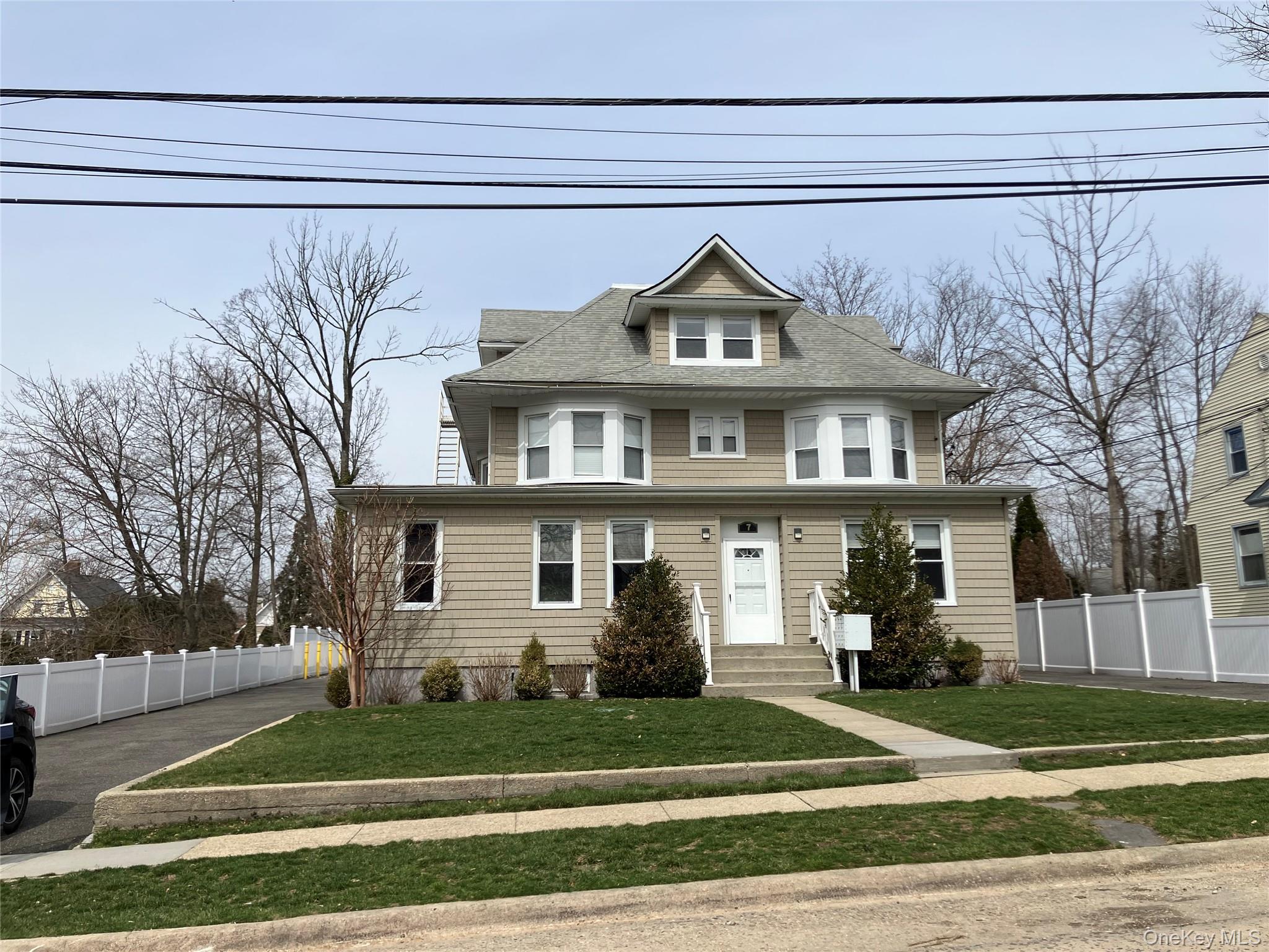 #1 photo, 7 Dewey Street, সাফোক কাউন্টি Huntington , NY 11743