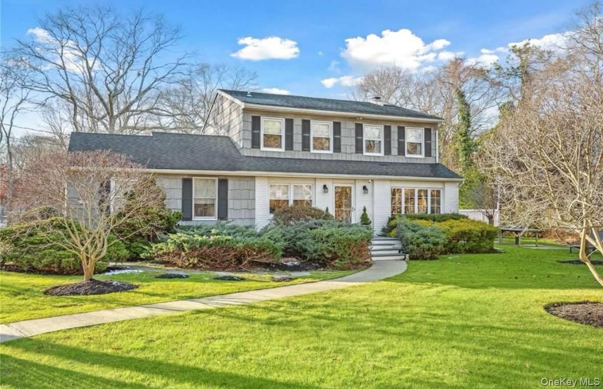 #1 photo, 23 N Westbury Road, מחוז סאפוק Hampton Bays , NY 11946