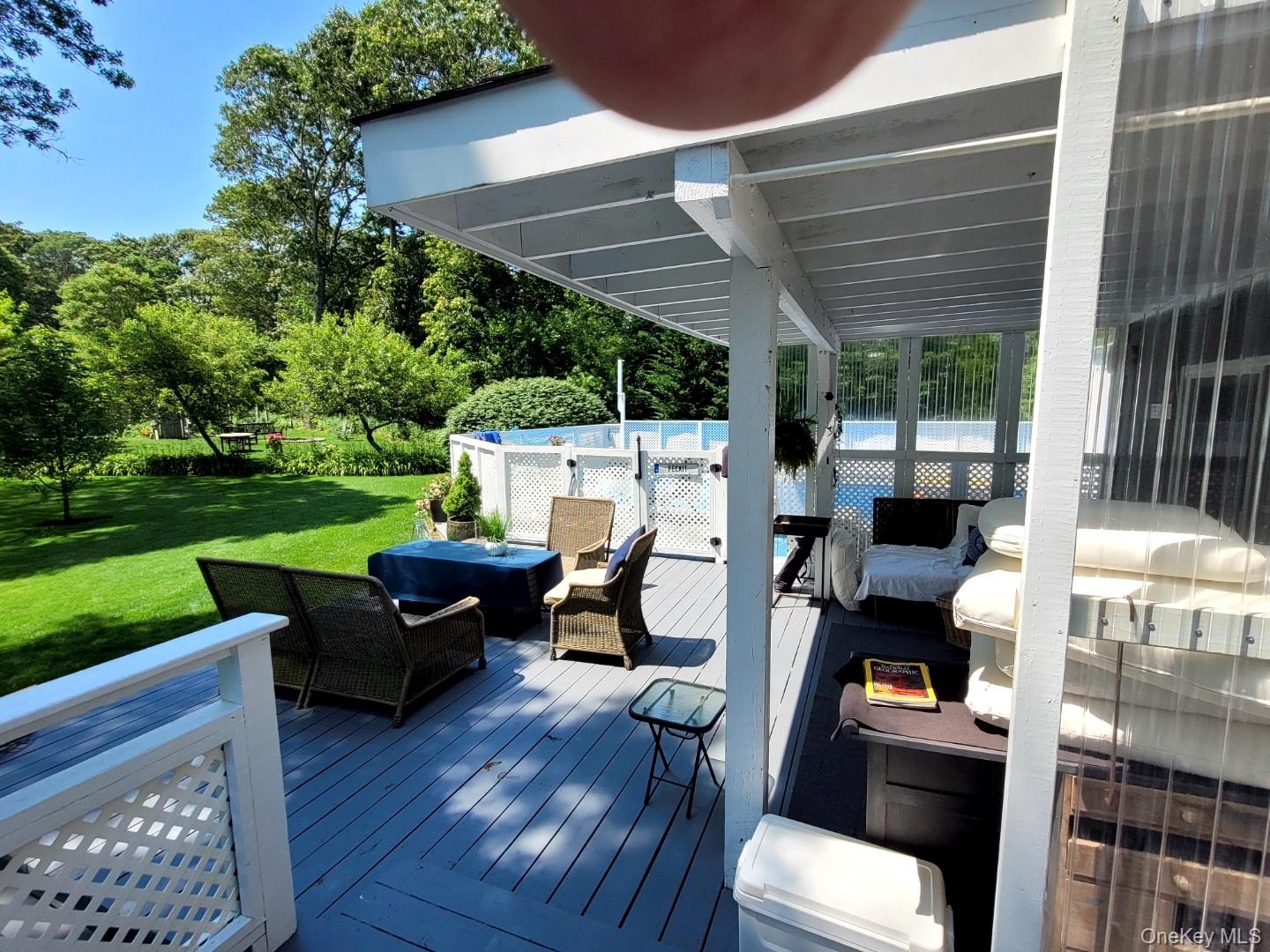 #15 photo, 23 N Westbury Road, מחוז סאפוק Hampton Bays , NY 11946