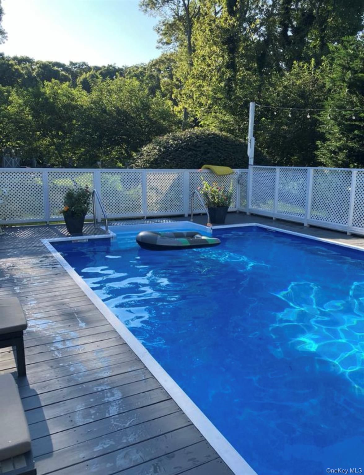 #4 photo, 23 N Westbury Road, מחוז סאפוק Hampton Bays , NY 11946