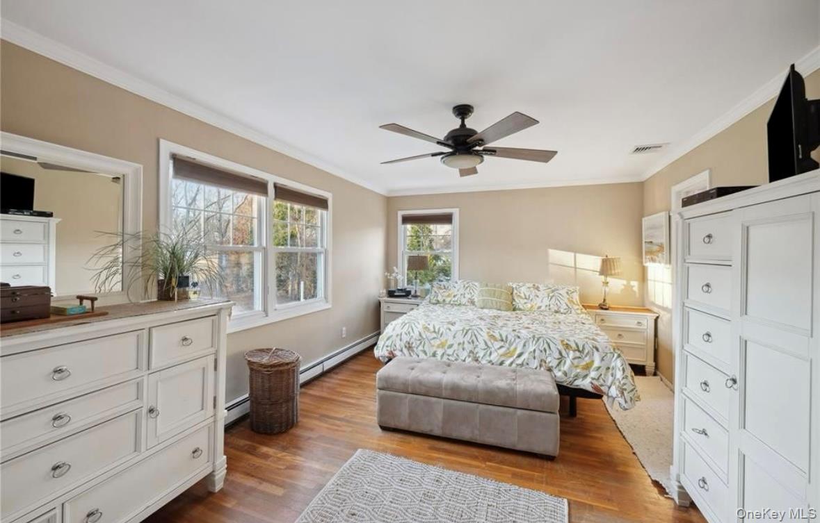 #8 photo, 23 N Westbury Road, מחוז סאפוק Hampton Bays , NY 11946