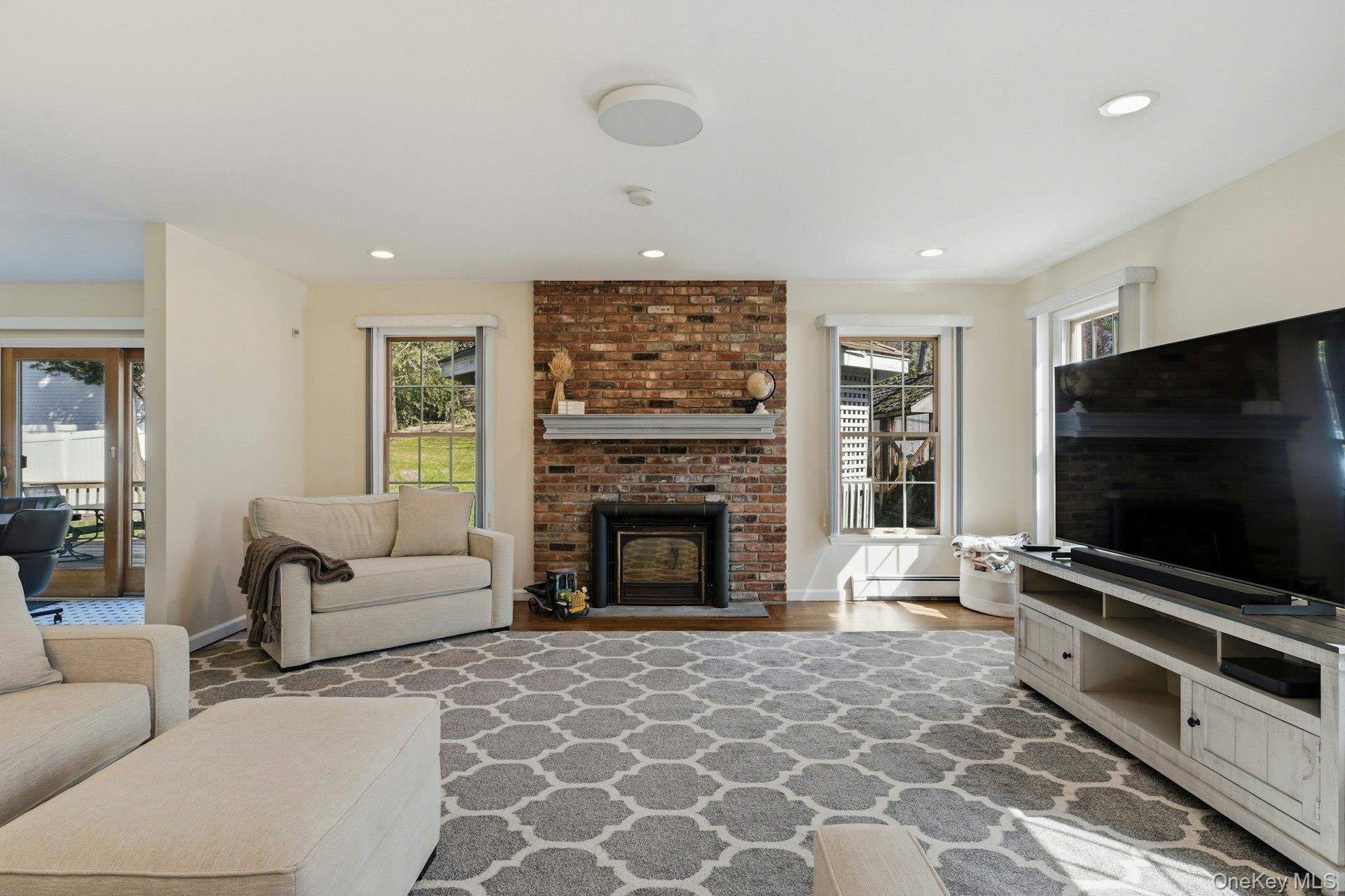 #12 photo, 20 Maryland Street, সাফোক কাউন্টি Dix Hills , NY 11746