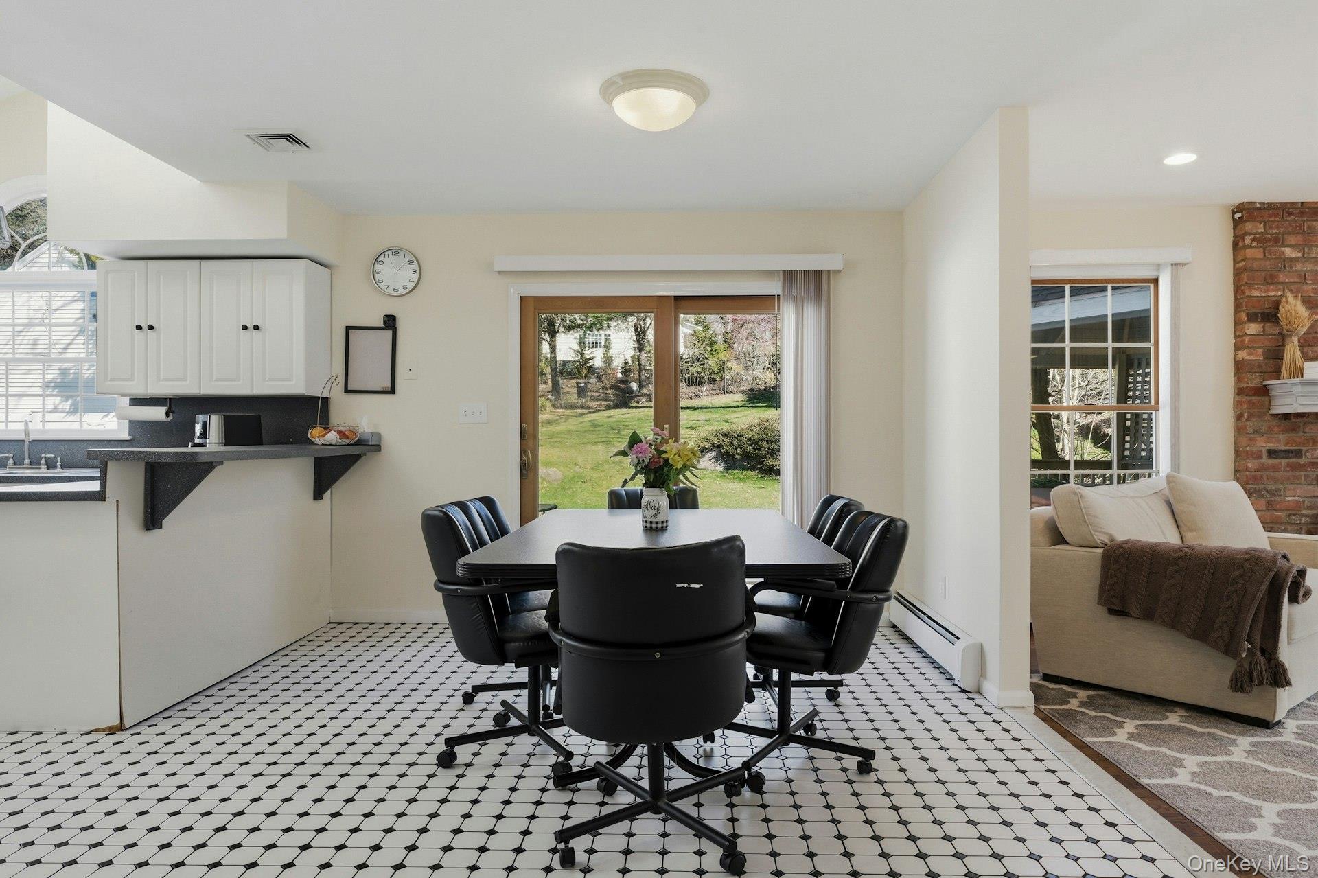 #16 photo, 20 Maryland Street, সাফোক কাউন্টি Dix Hills , NY 11746