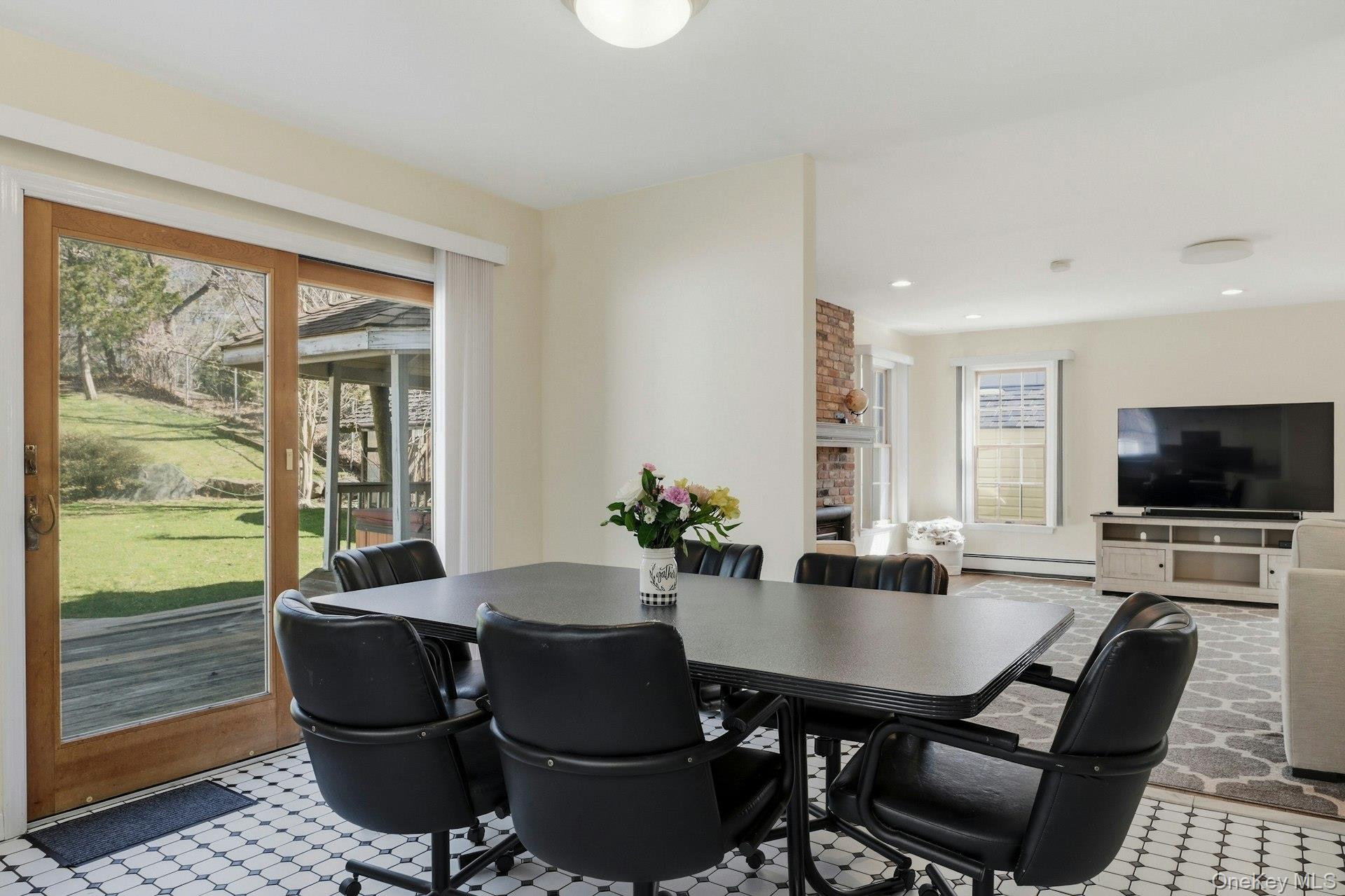 #17 photo, 20 Maryland Street, সাফোক কাউন্টি Dix Hills , NY 11746