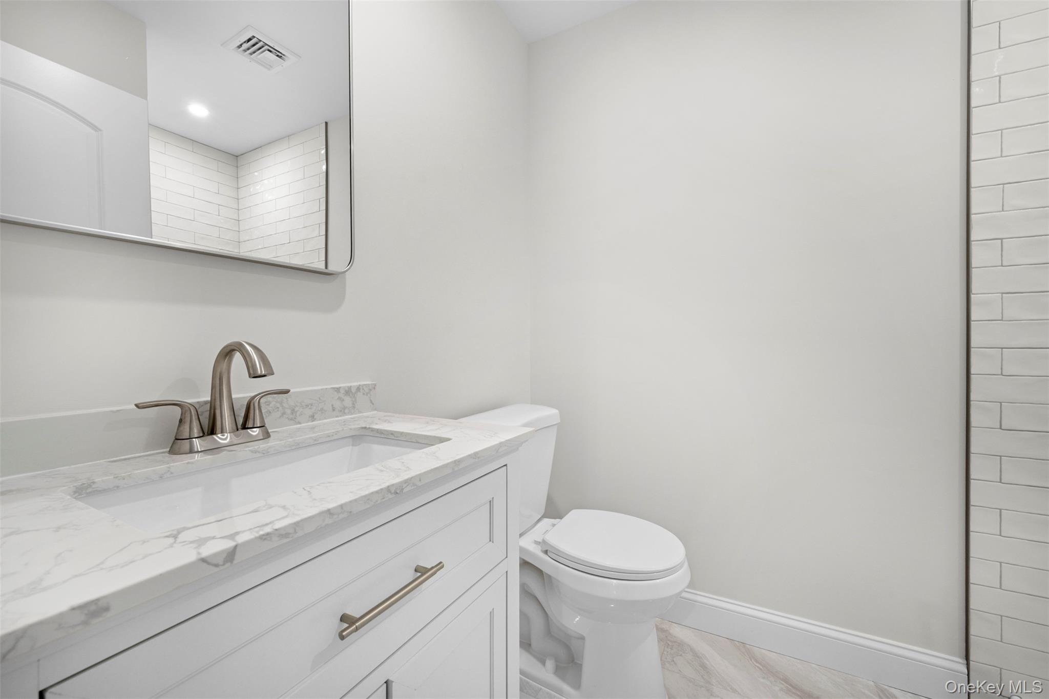 #16 photo, 108 Maya Circle, Саффолк ‖ Central Islip , NY 11722