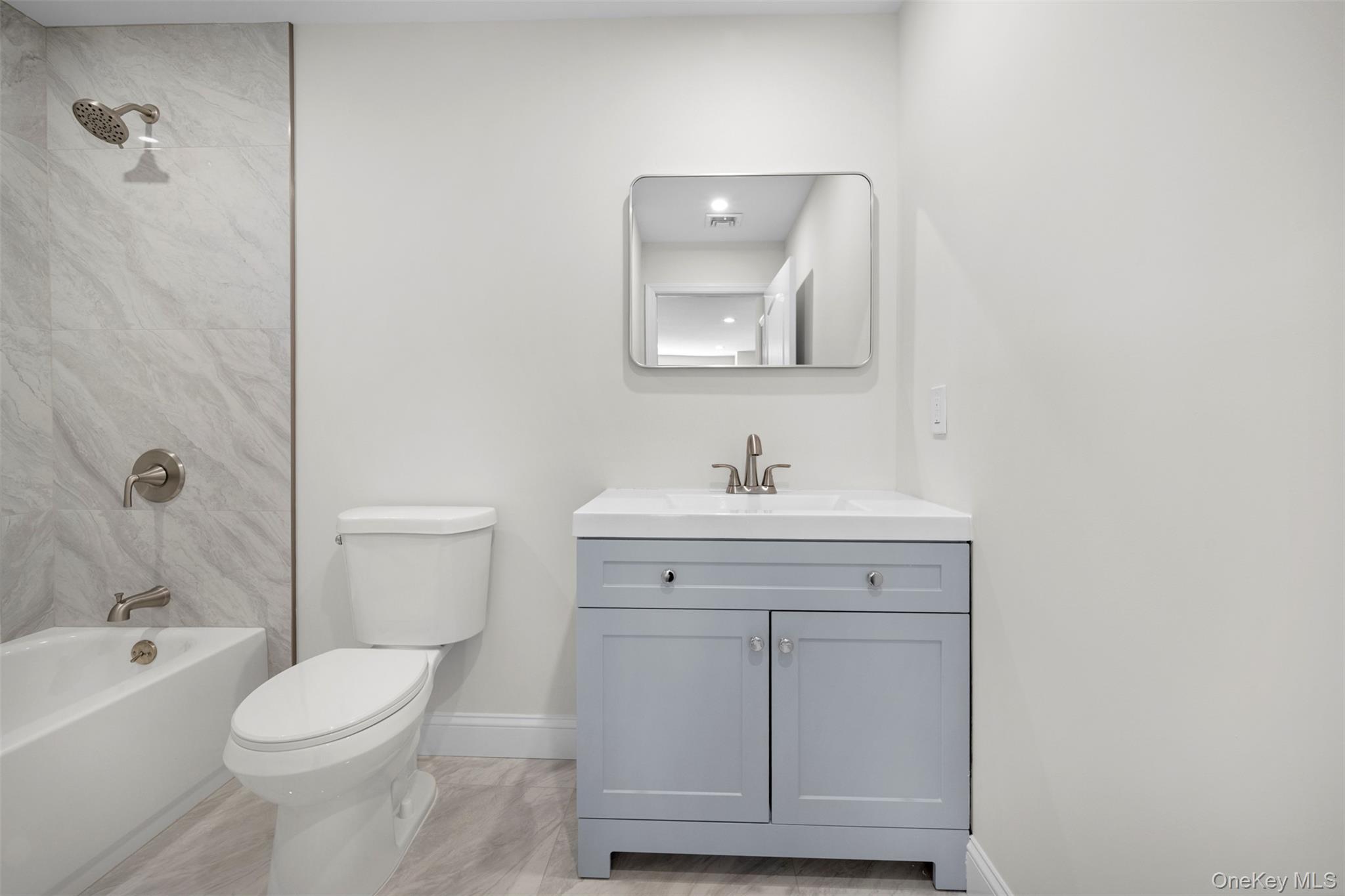 #17 photo, 108 Maya Circle, Саффолк ‖ Central Islip , NY 11722