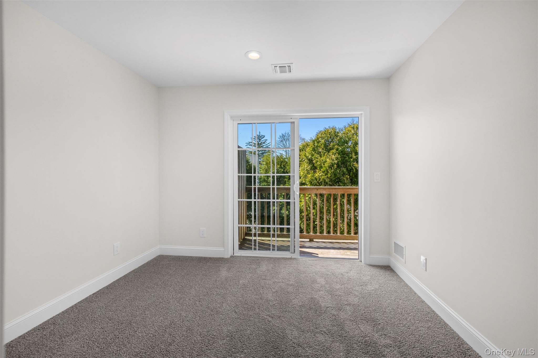 #19 photo, 108 Maya Circle, Саффолк ‖ Central Islip , NY 11722