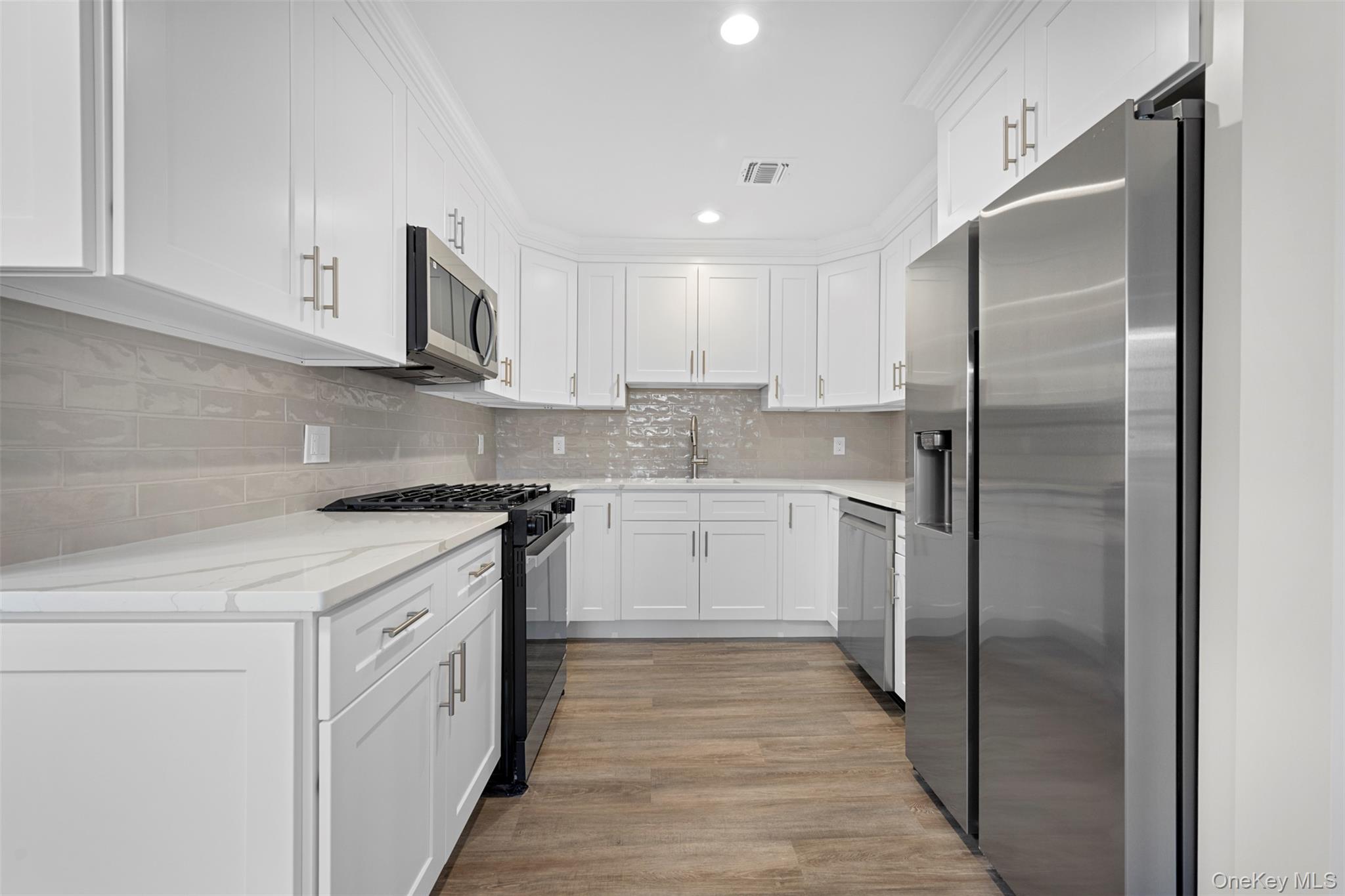 #5 photo, 108 Maya Circle, Саффолк ‖ Central Islip , NY 11722