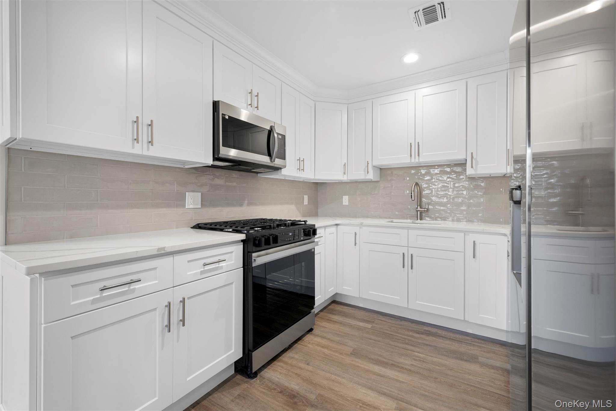 #6 photo, 108 Maya Circle, Саффолк ‖ Central Islip , NY 11722