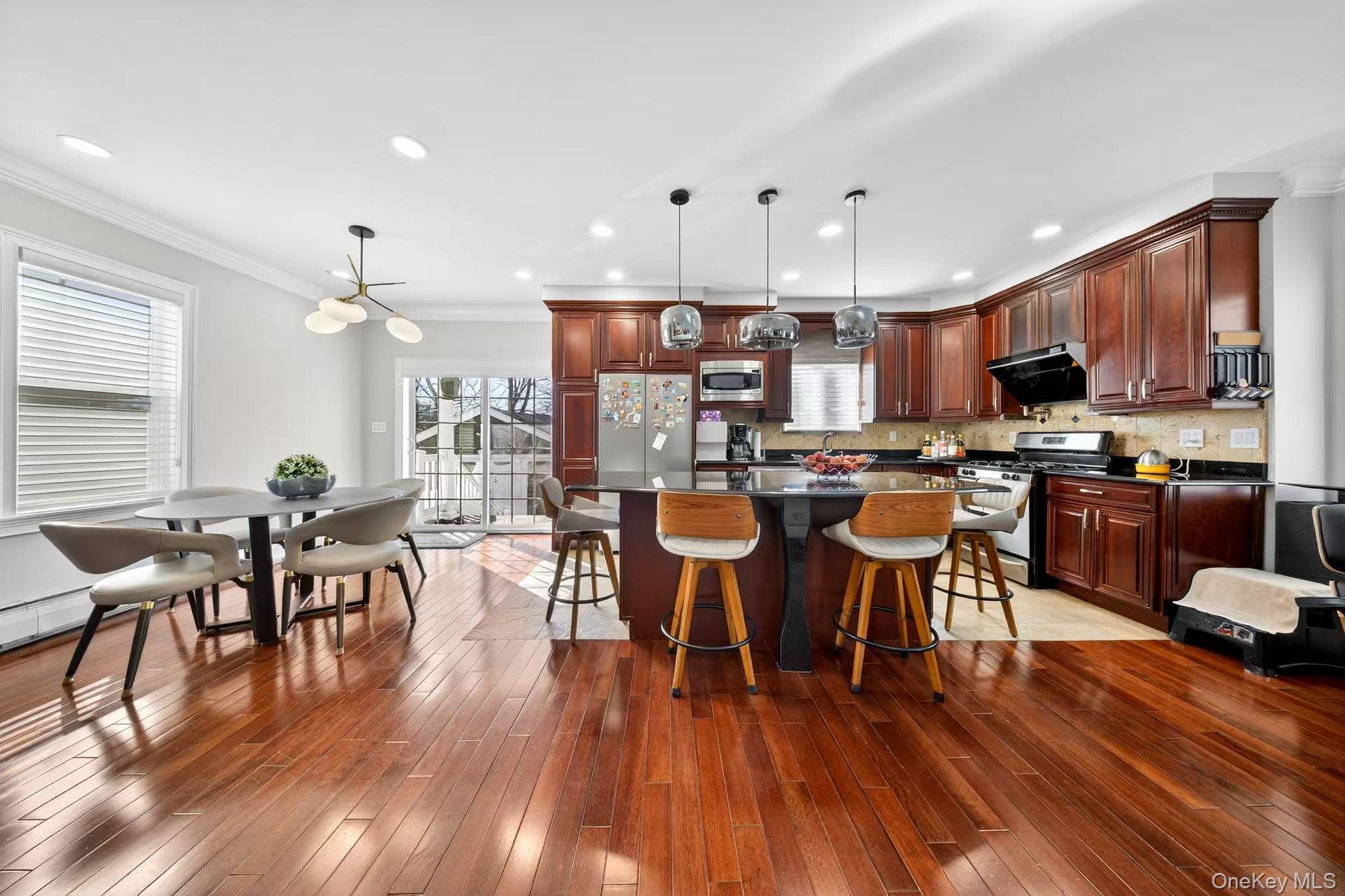 #10 photo, 4122 169th Street, كوينز Flushing , NY 11358