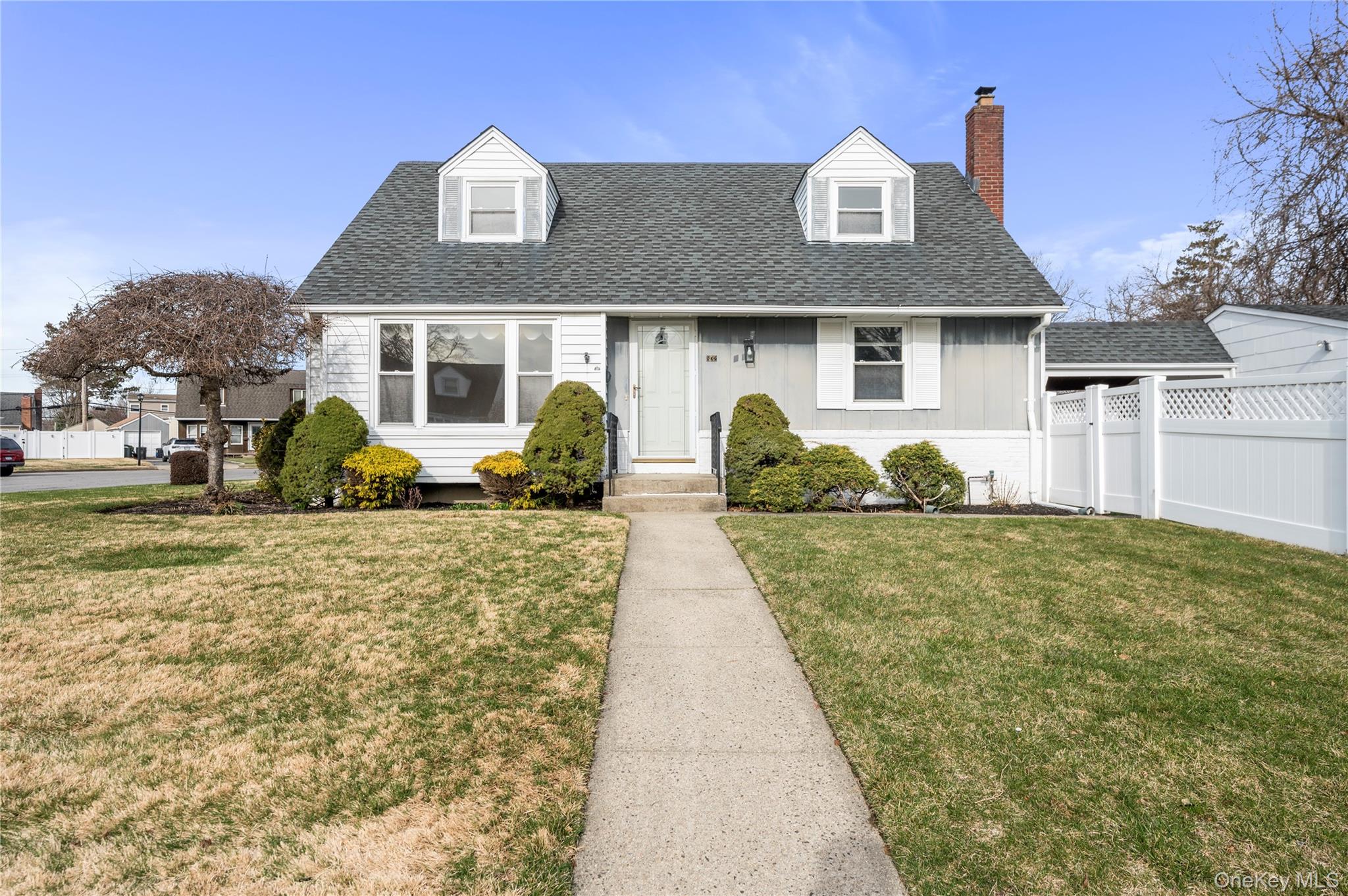 #1 photo, 832 Stratford Drive, 長島 East Meadow , NY 11554