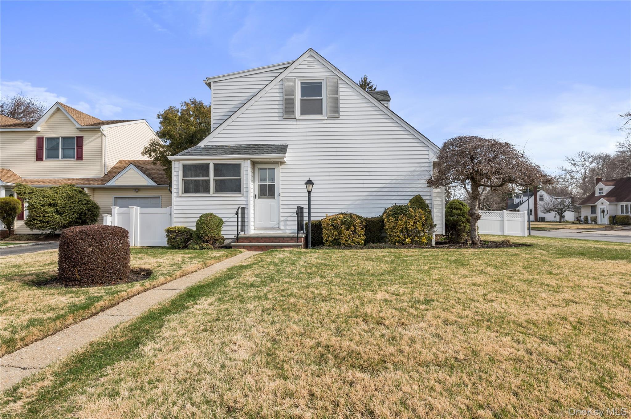 #17 photo, 832 Stratford Drive, 長島 East Meadow , NY 11554