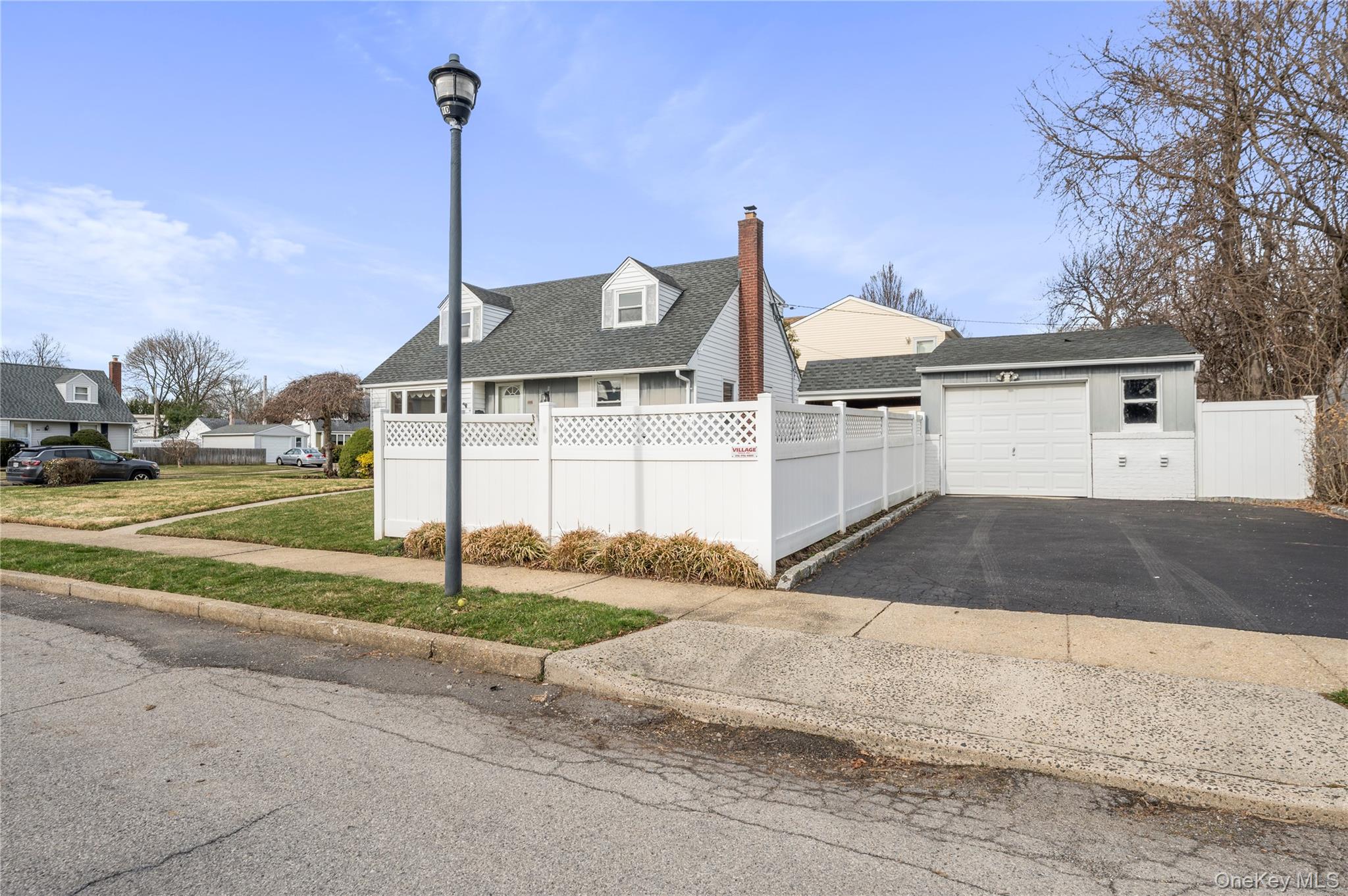 #19 photo, 832 Stratford Drive, 長島 East Meadow , NY 11554