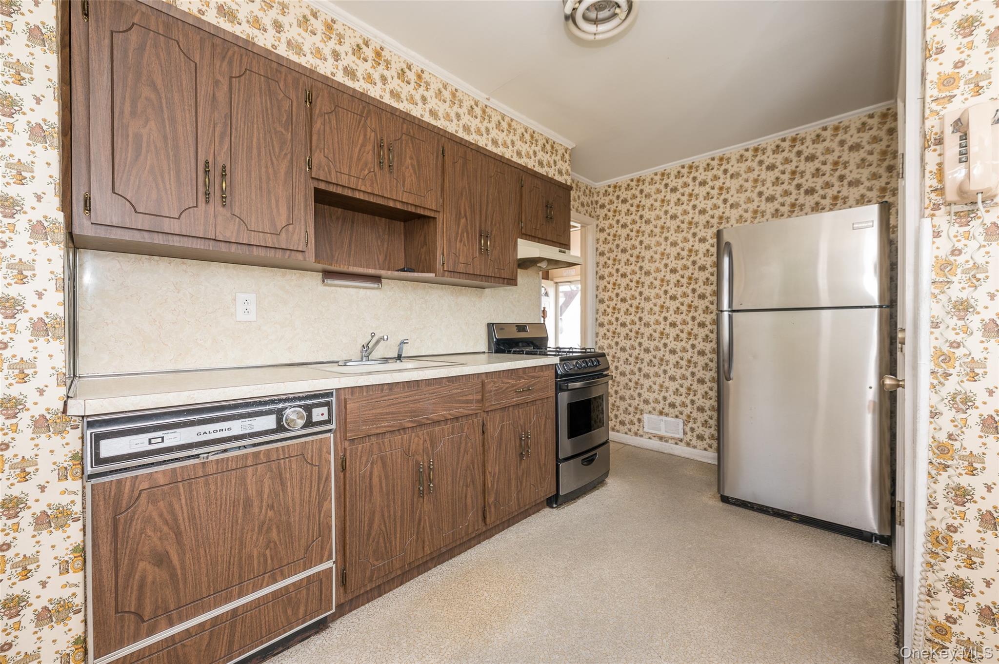 #6 photo, 832 Stratford Drive, 長島 East Meadow , NY 11554