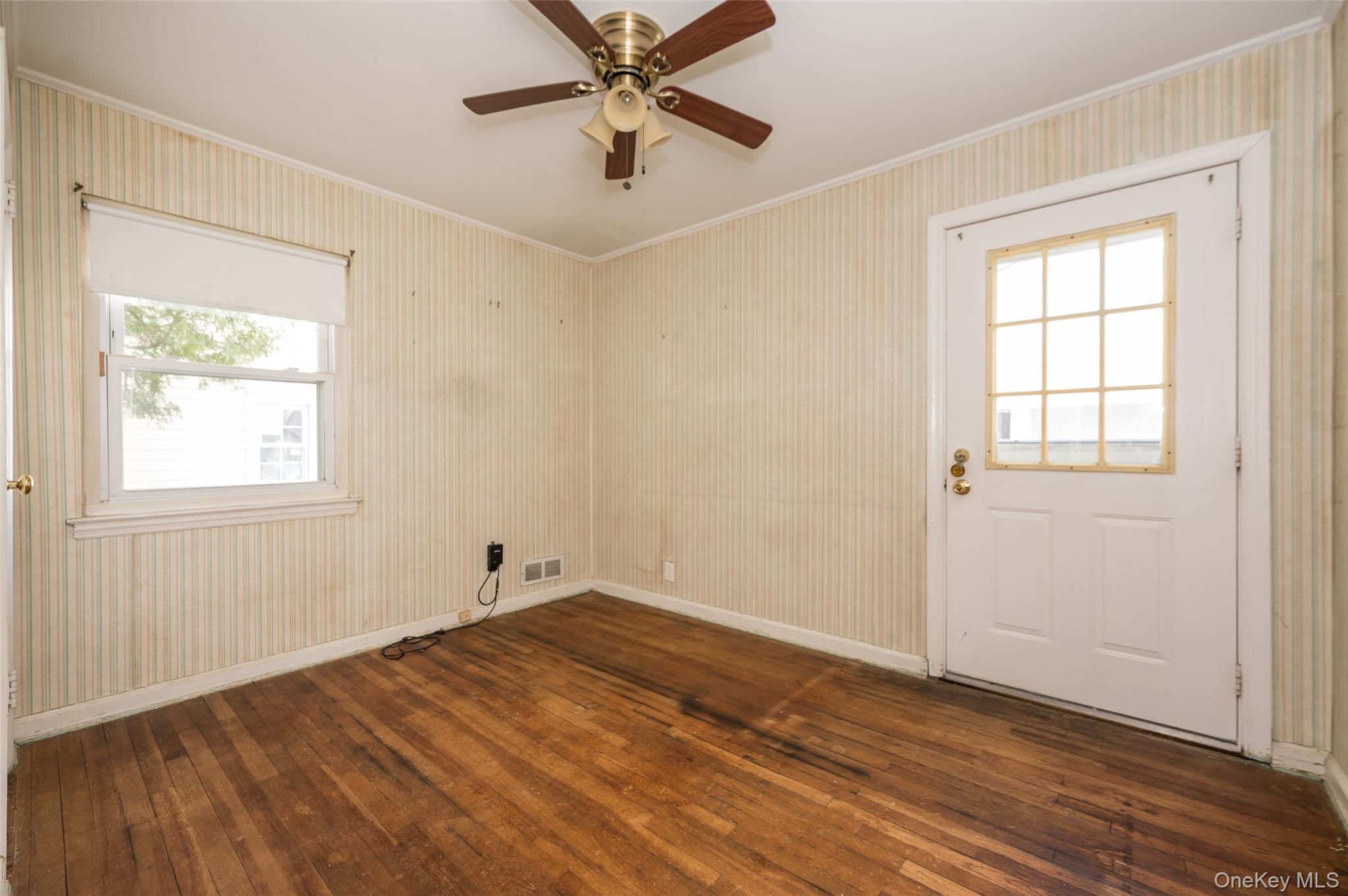 #8 photo, 832 Stratford Drive, 長島 East Meadow , NY 11554