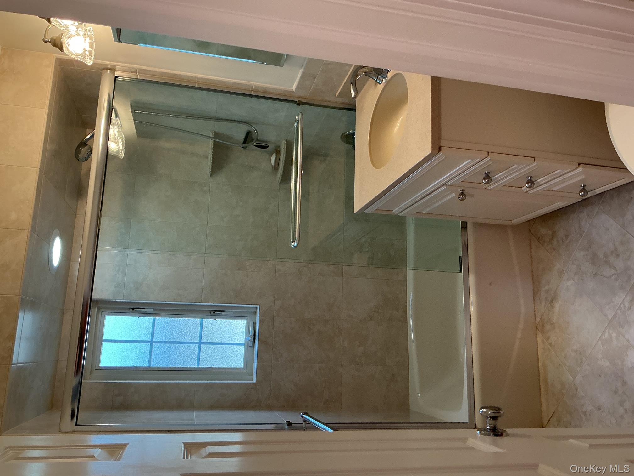 #8 photo, 441 W Main Street, 롱 아일랜드 Huntington , NY 11743