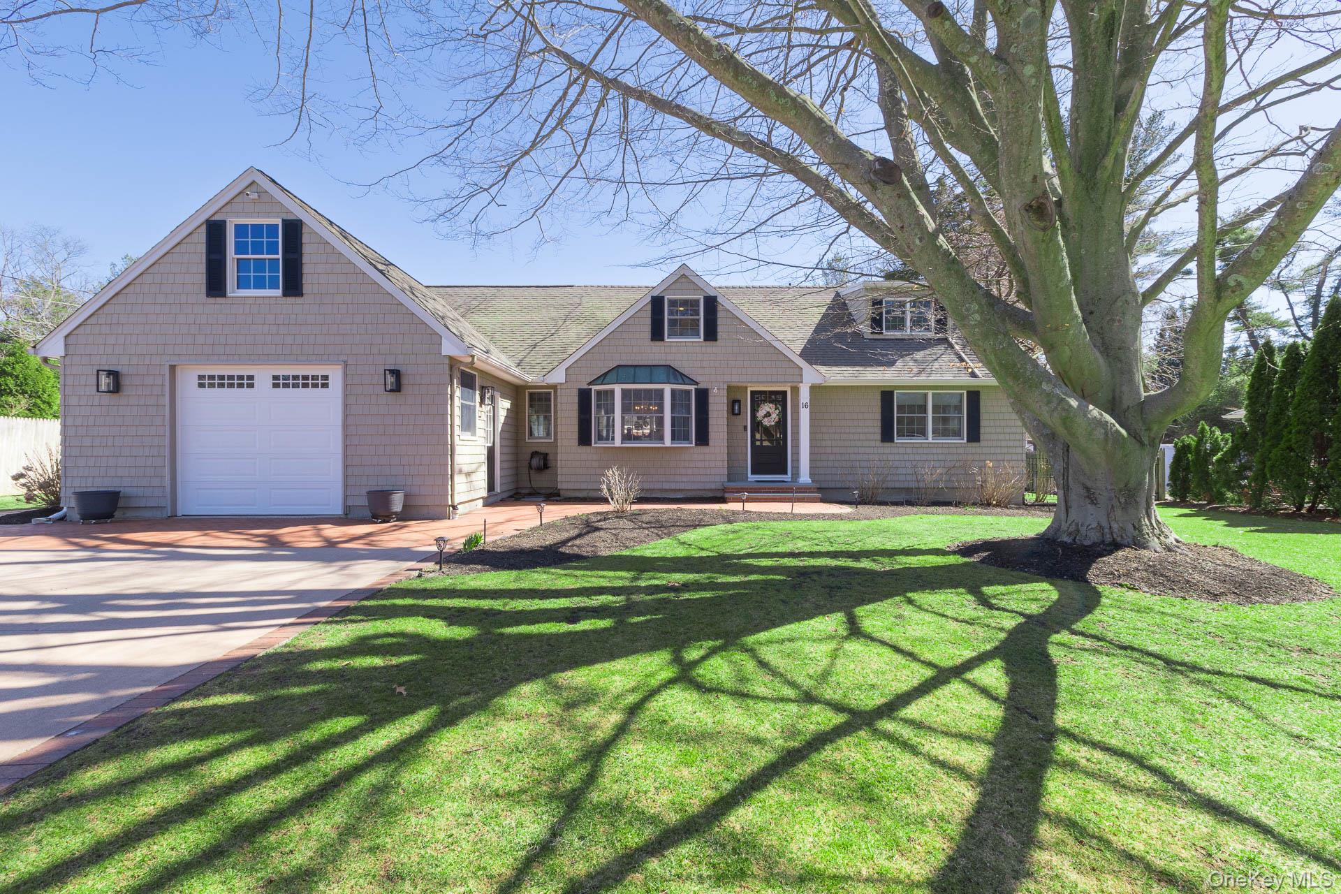 #1 photo, 16 Ursular Court, সাফোক কাউন্টি Smithtown , NY 11787