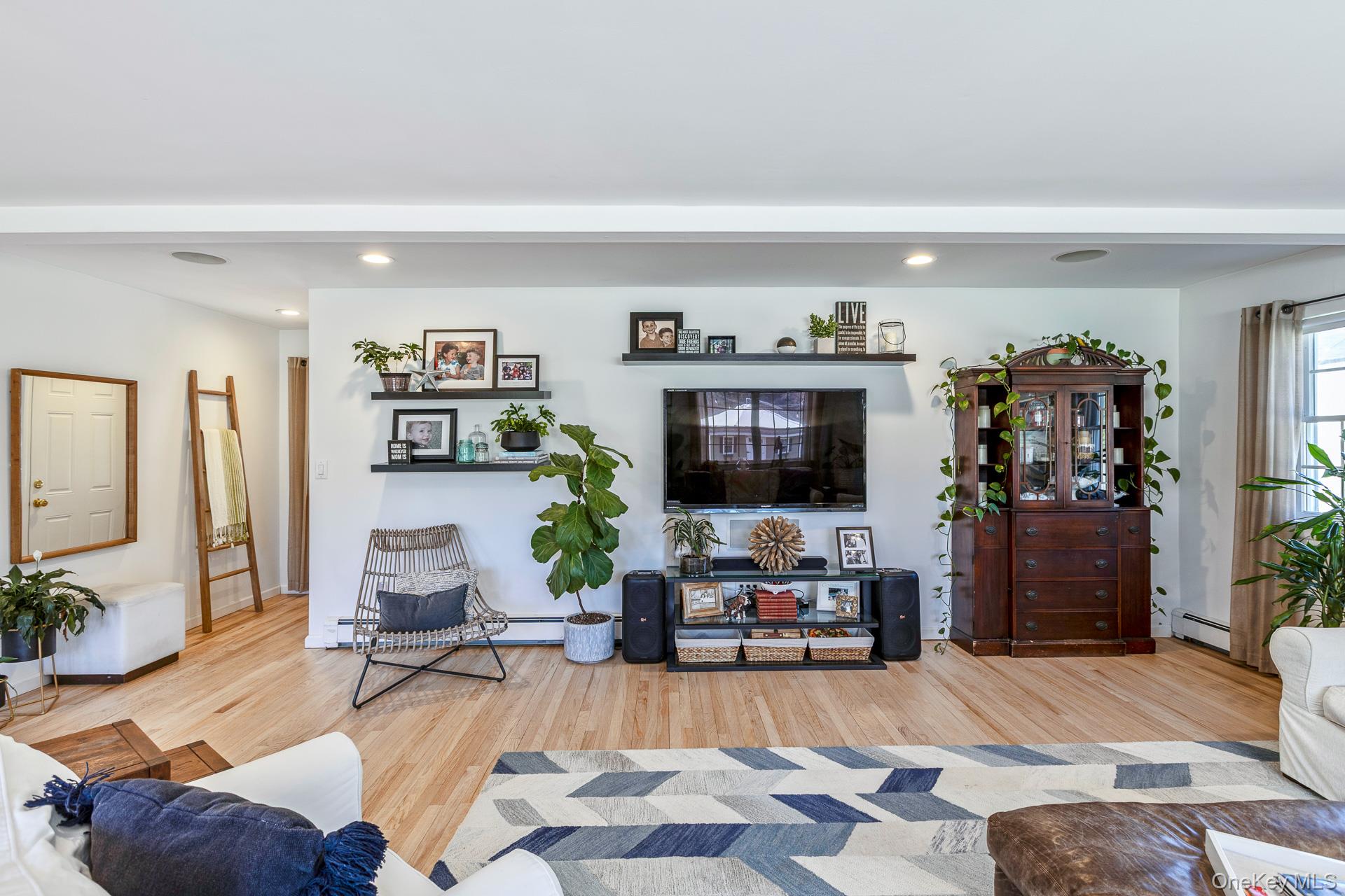 #11 photo, 16 Ursular Court, সাফোক কাউন্টি Smithtown , NY 11787