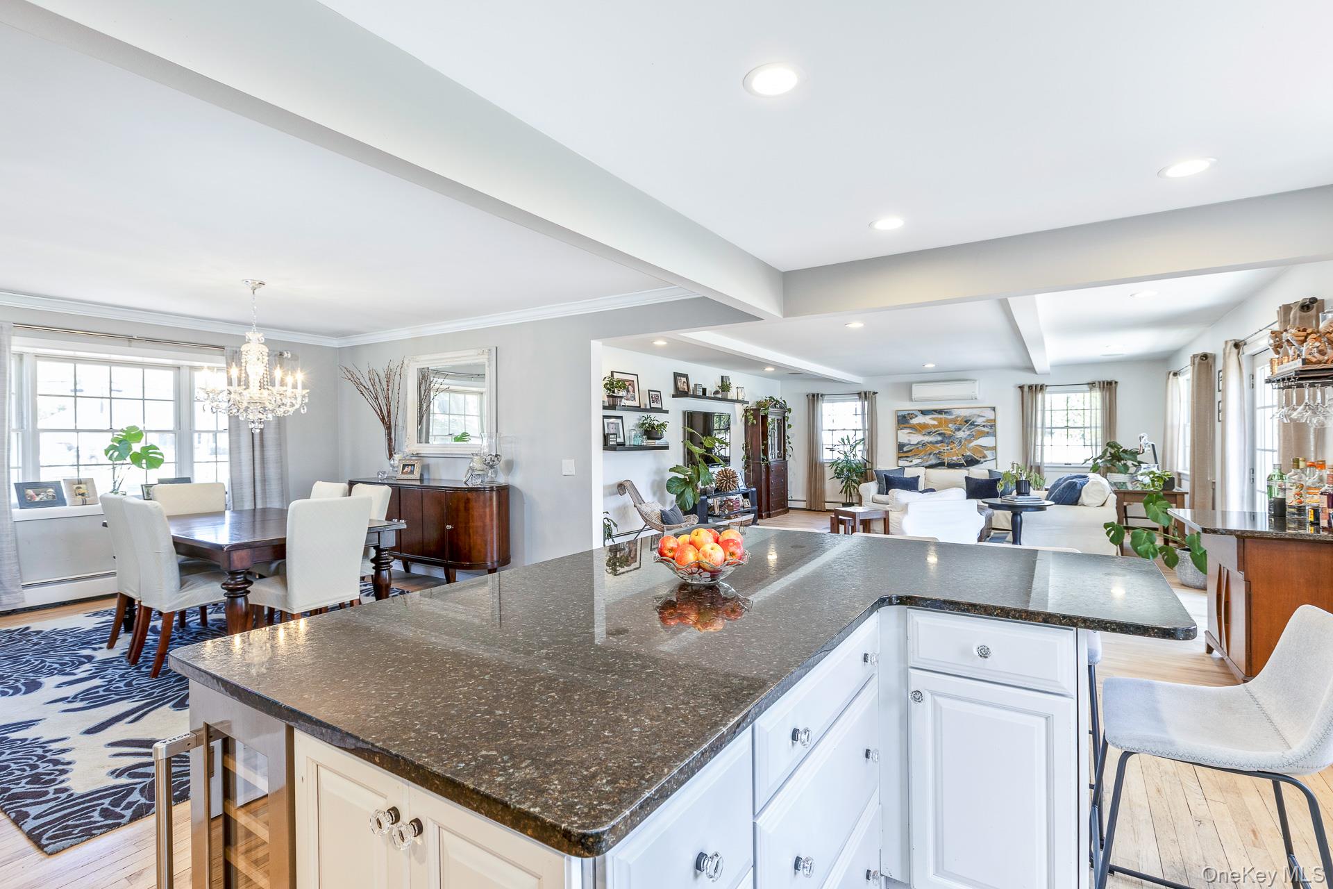 #14 photo, 16 Ursular Court, সাফোক কাউন্টি Smithtown , NY 11787