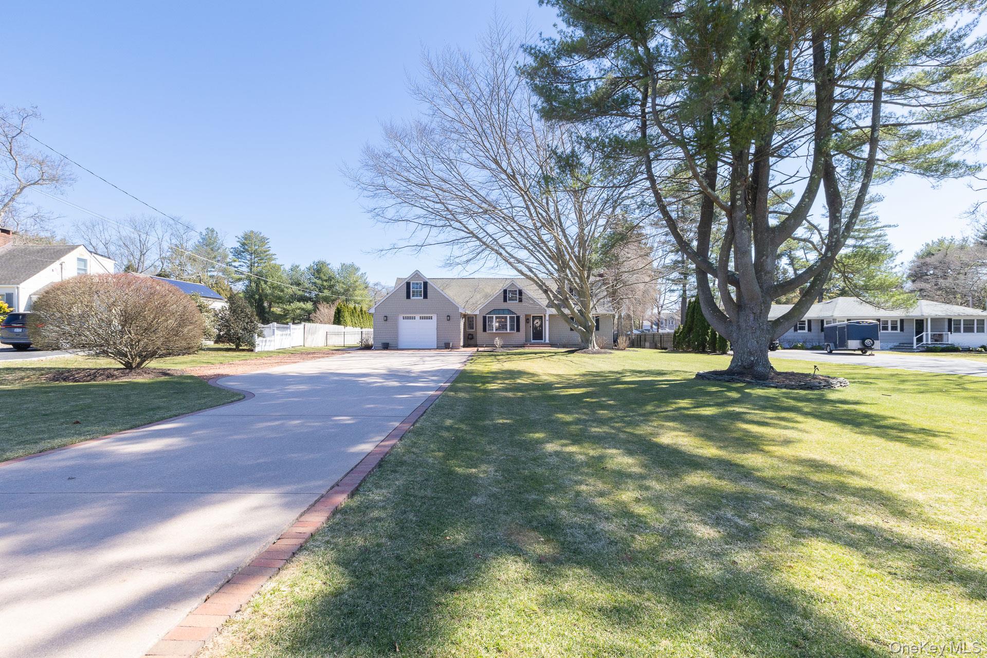 #2 photo, 16 Ursular Court, সাফোক কাউন্টি Smithtown , NY 11787