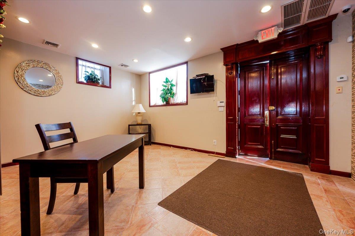 #4 photo, 134 Jefferson Street, Нассау ‖ Inwood , NY 11096