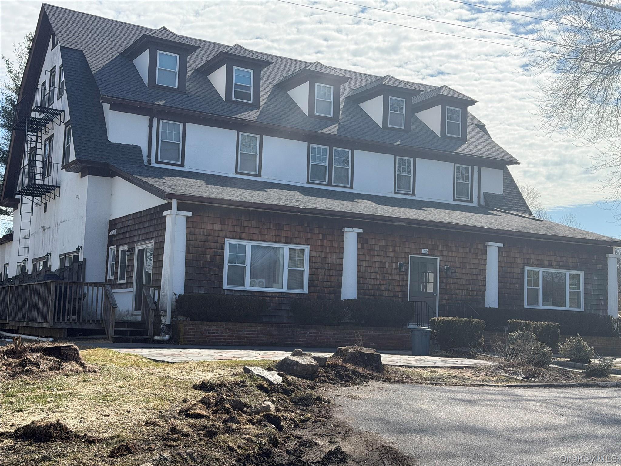 #1 photo, 185 E Lake Boulevard, Mahopac , NY 10541