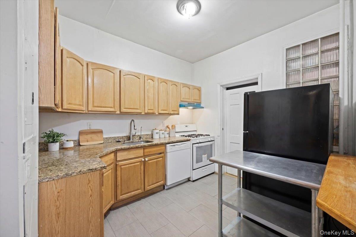 #12 photo, 94 Elliott Avenue, Yonkers , NY 10705