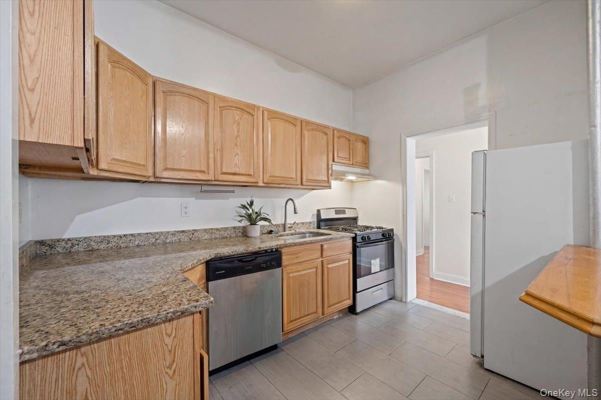 #5 photo, 94 Elliott Avenue, Yonkers , NY 10705