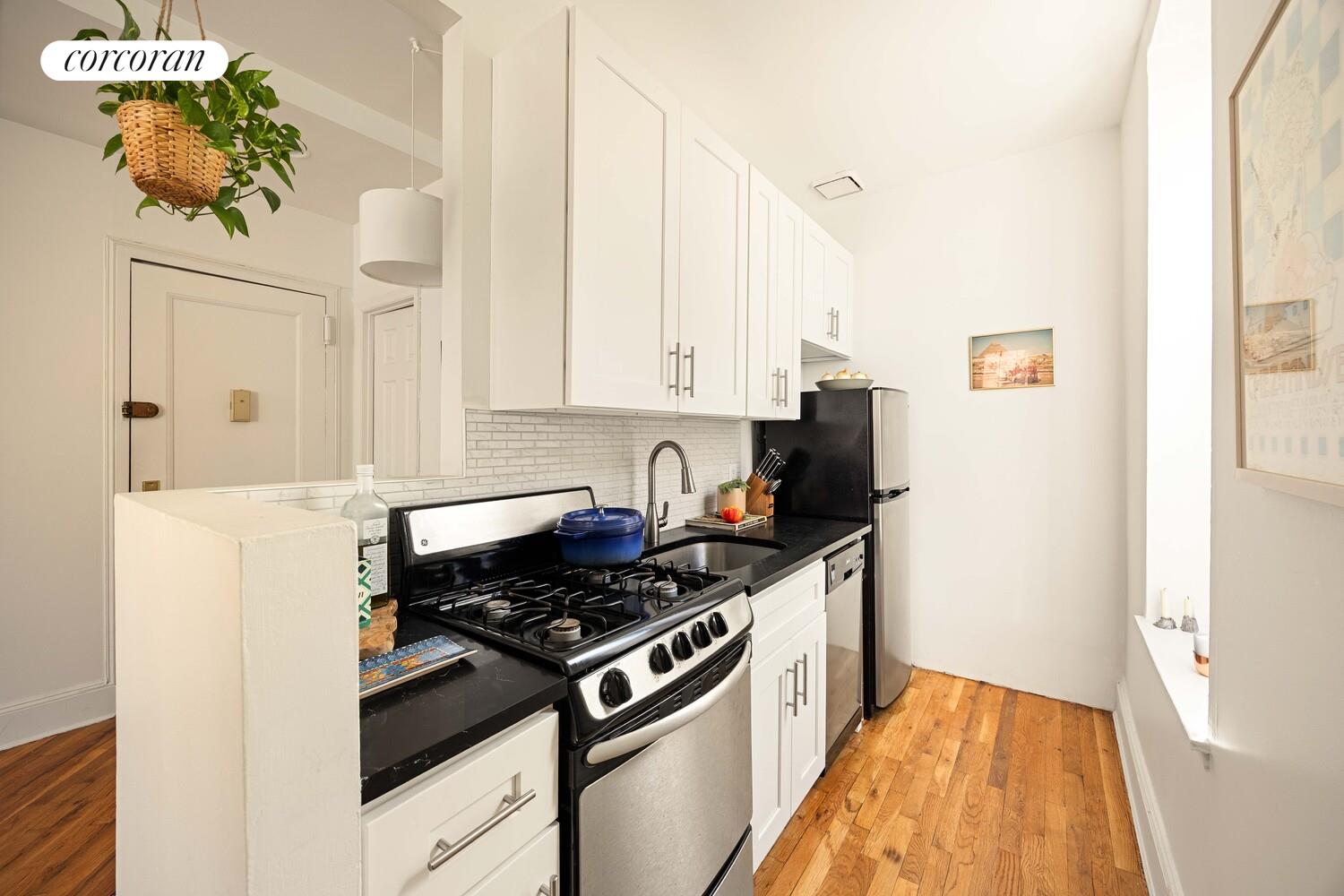 #6 photo, 256 BERGEN Street, 布鲁克林 波恩兰姆小丘 Boerum Hill , NY 11217